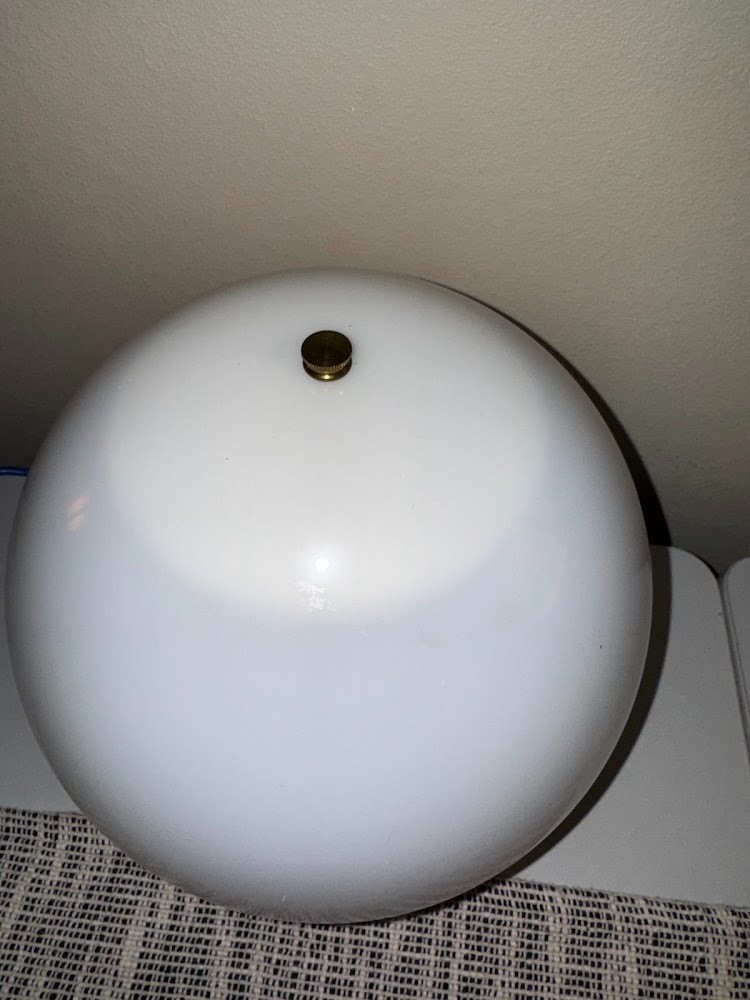 10 x 9 INCH WHITE ACRYLIC GLOBE NECKLESS