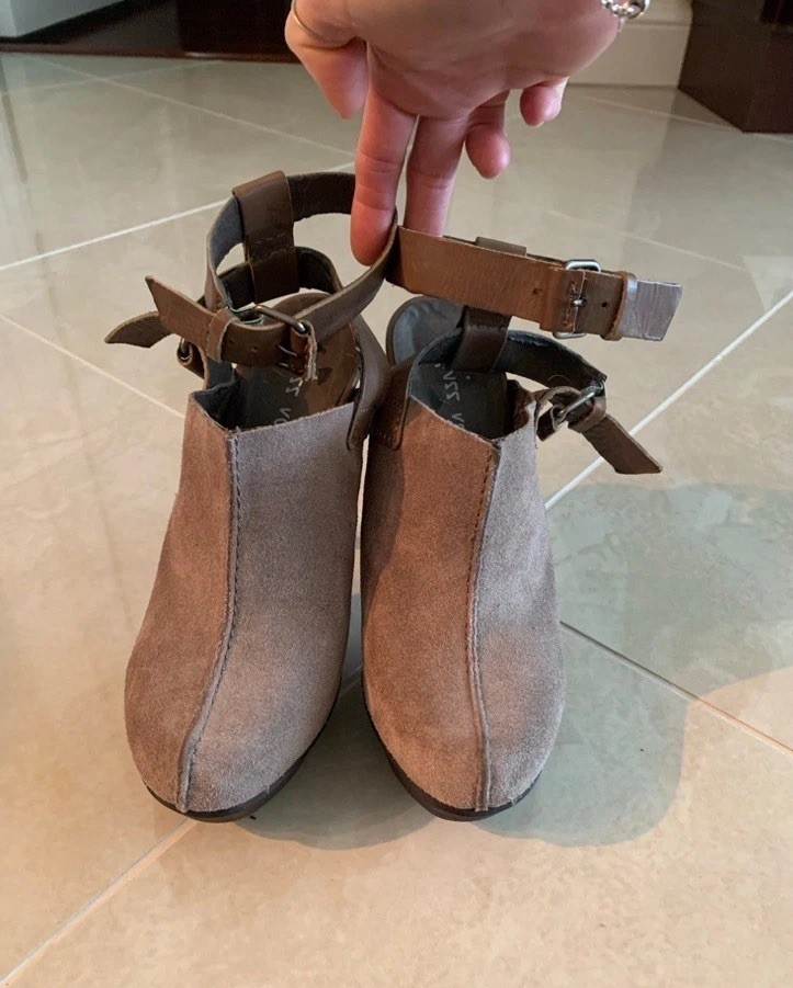 Miss Robertson heel boots