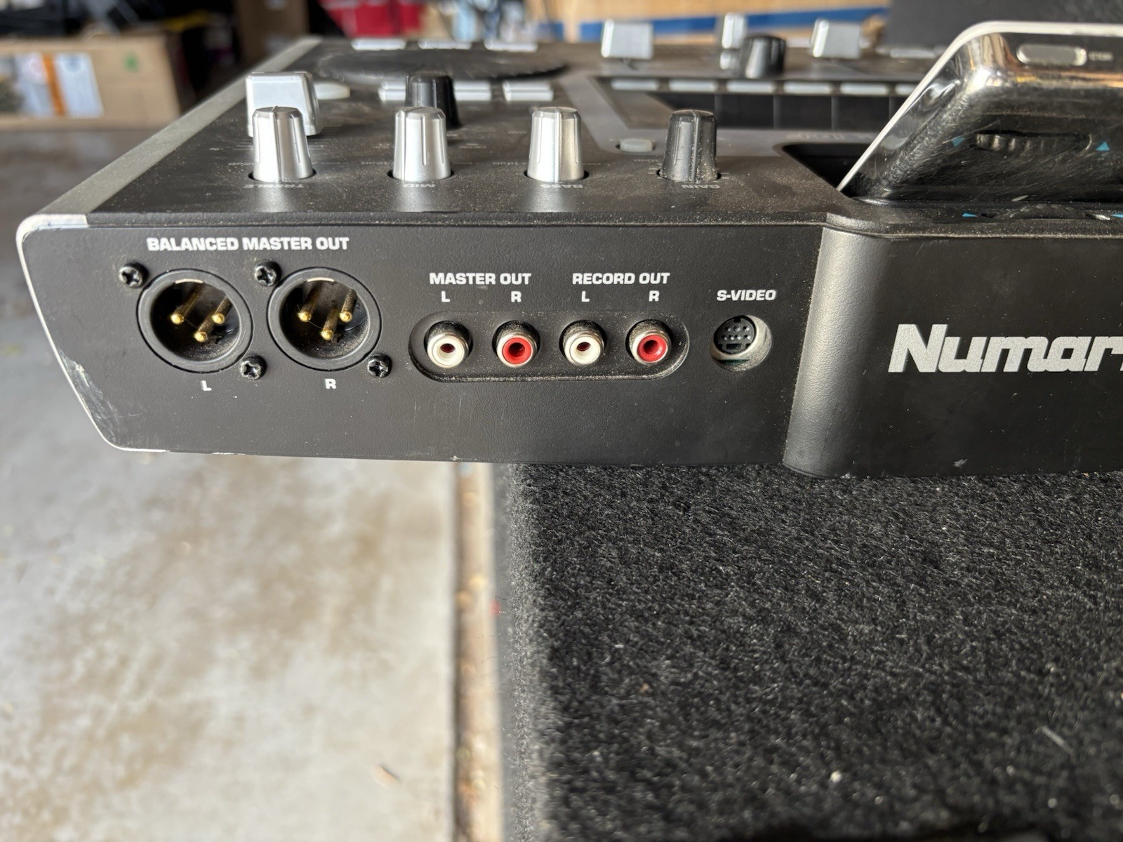 Numark iDJ2 DJ Mixing Console Compatible with iPod Mobile DJ System - TESTED
