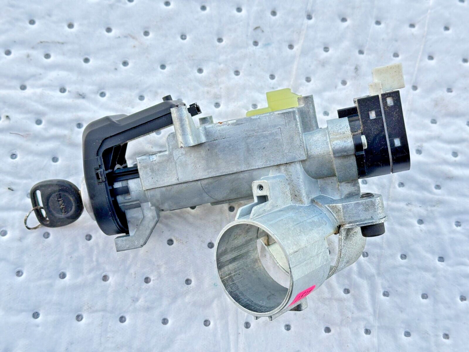 2009 GMC ACADIA IGNITION SWITCH LOCK W/KEY & IMMOBILIZER OEM 15934123.