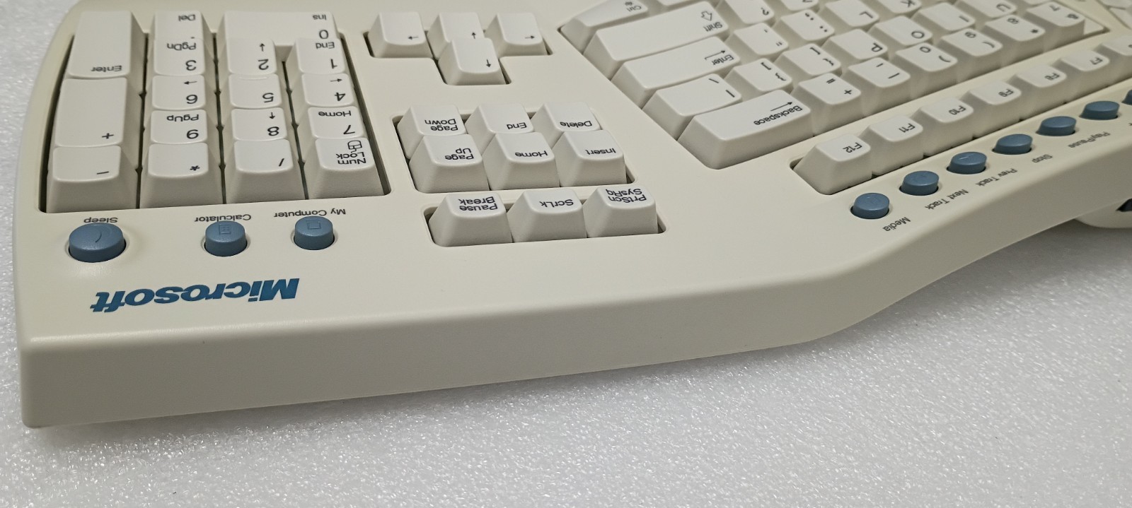 Vintage Microsoft Natural Pro Ergonomic USB PS/2 Keyboard Barely used