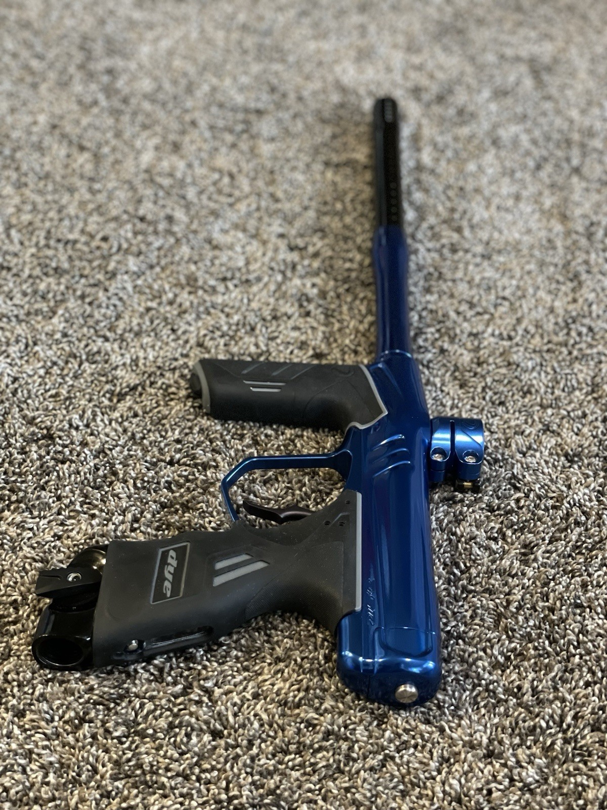 Barley Used Dye DSR+ Paintball Marker Gun w/ Case - Polished Blue/Black