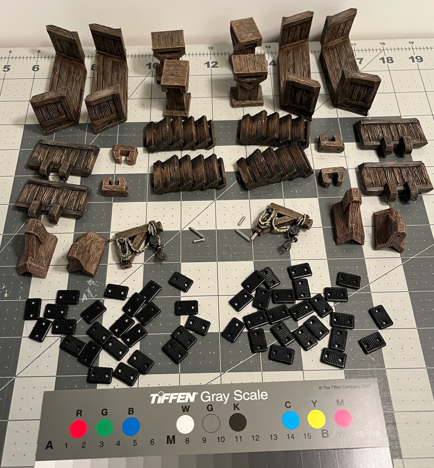 Dwarven Forge 2x Lowtown Small Treasure Chest Wood Character balcony rustic bits