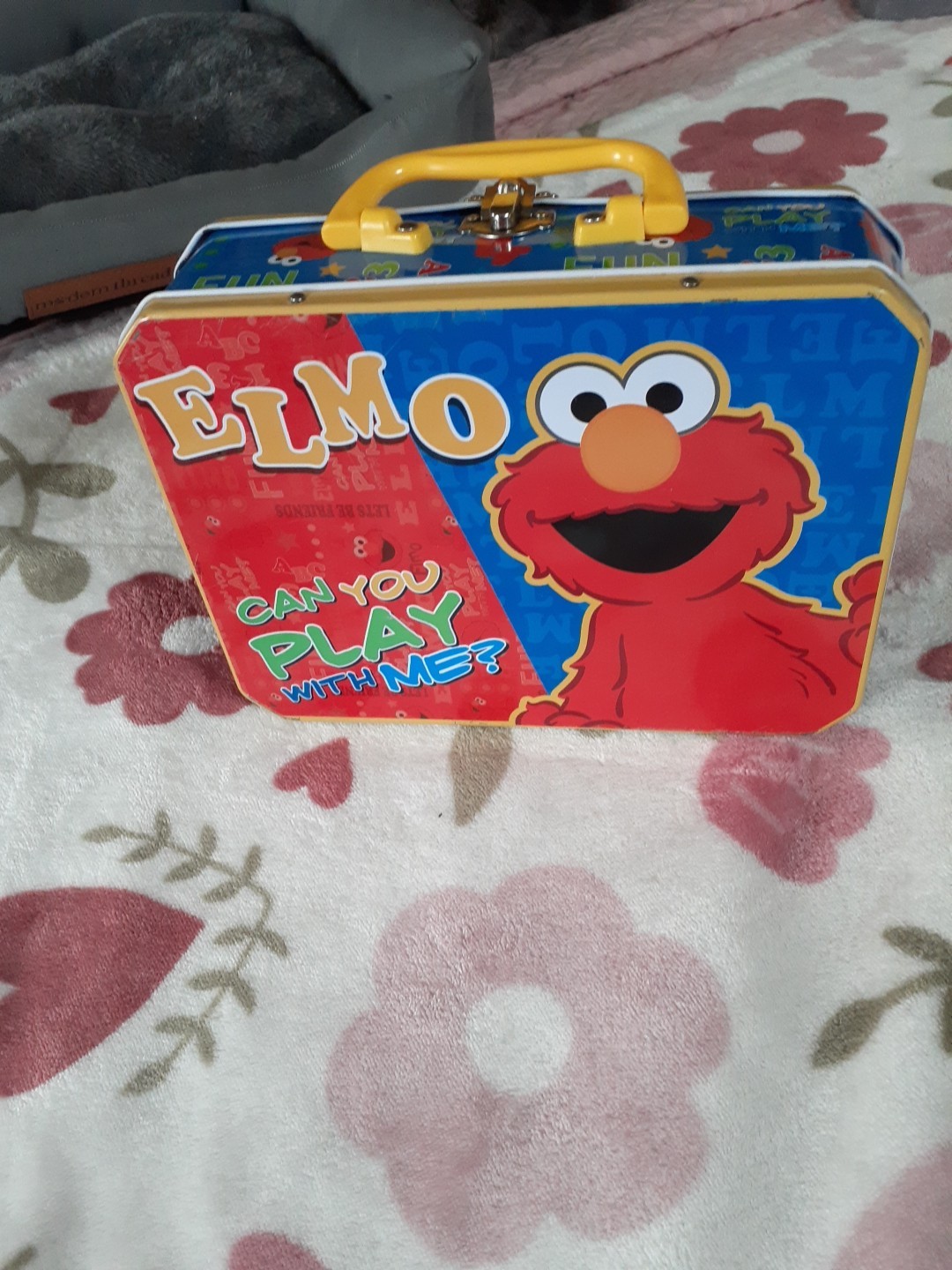 Sesame Street Elmo Metal Lunch Box Fun Colors Blue Red Yellow Kid Collectible