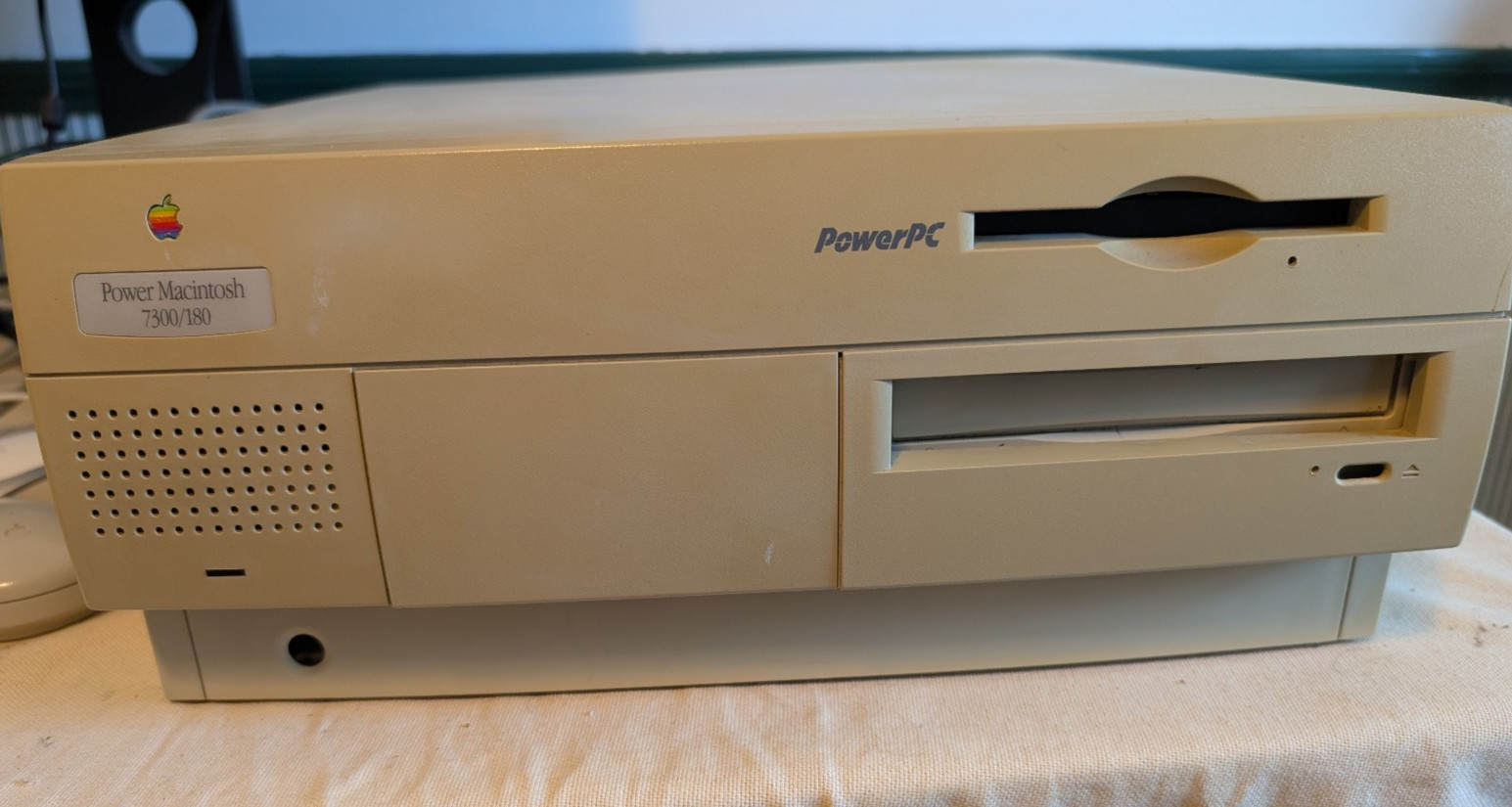 Apple PowerMac 7300/180 - Tested working and refurbished