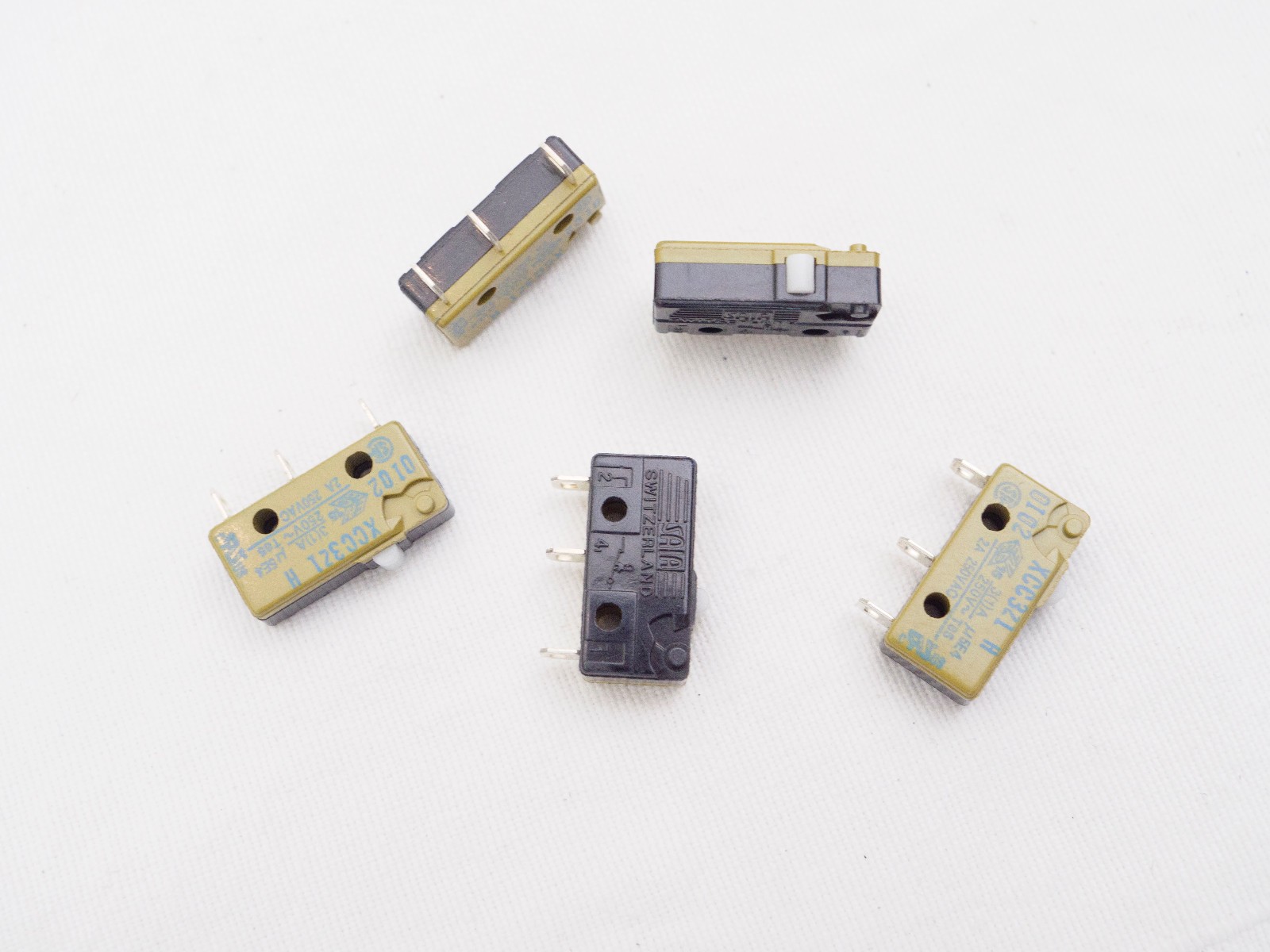 1X Saia-Burgess XCC3Z1 Basic / Snap Action Switches Sub-miniature micro Switch