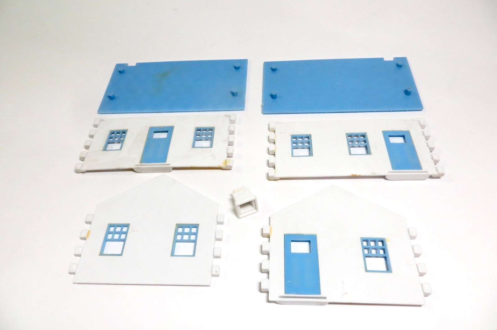 Plasticville Cape Cod House (3) Unbroken Complete
