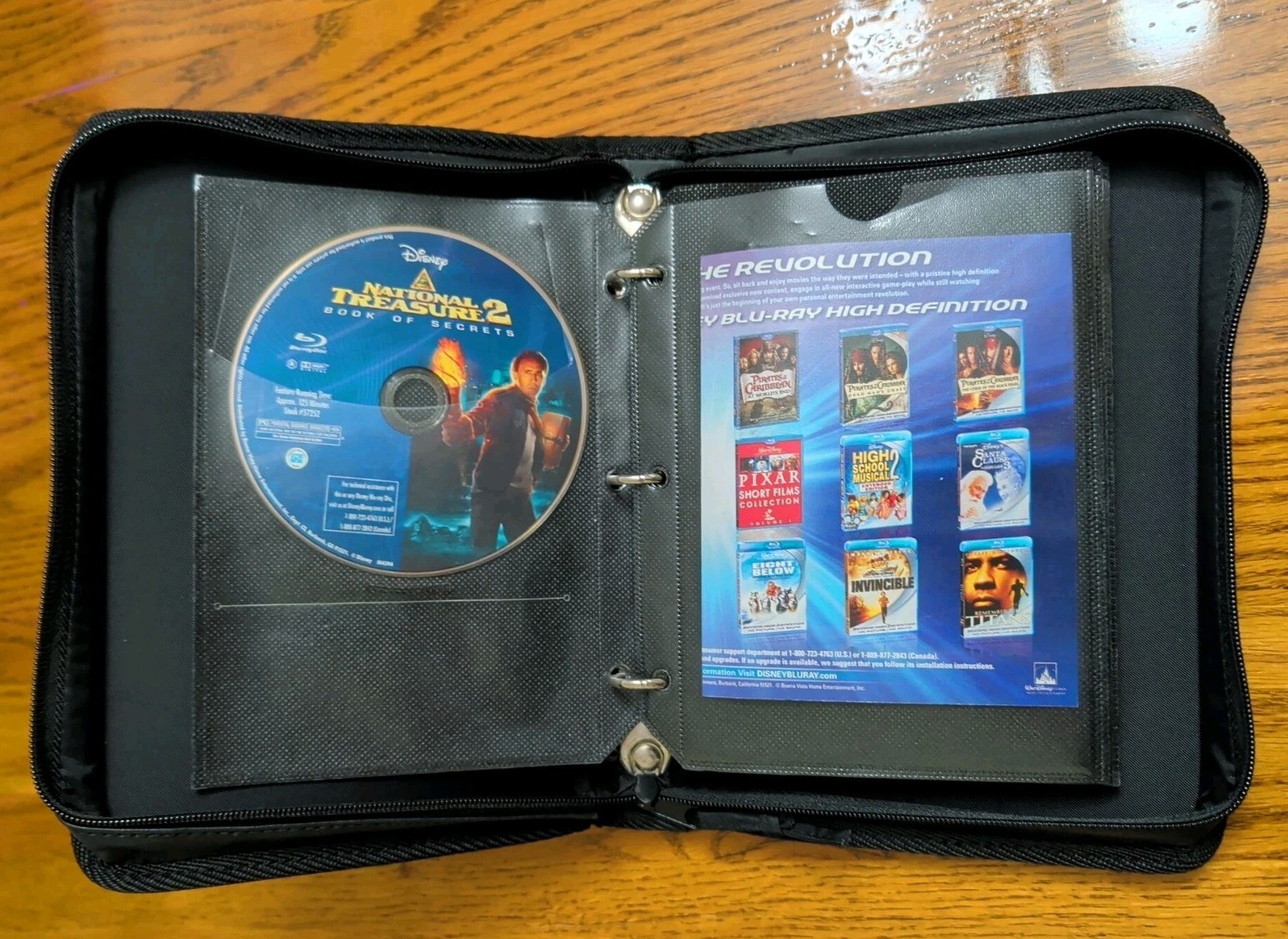 FUJIFILM Black Vinyl CD / DVD Storage Case... Holds 20 DVD Discs