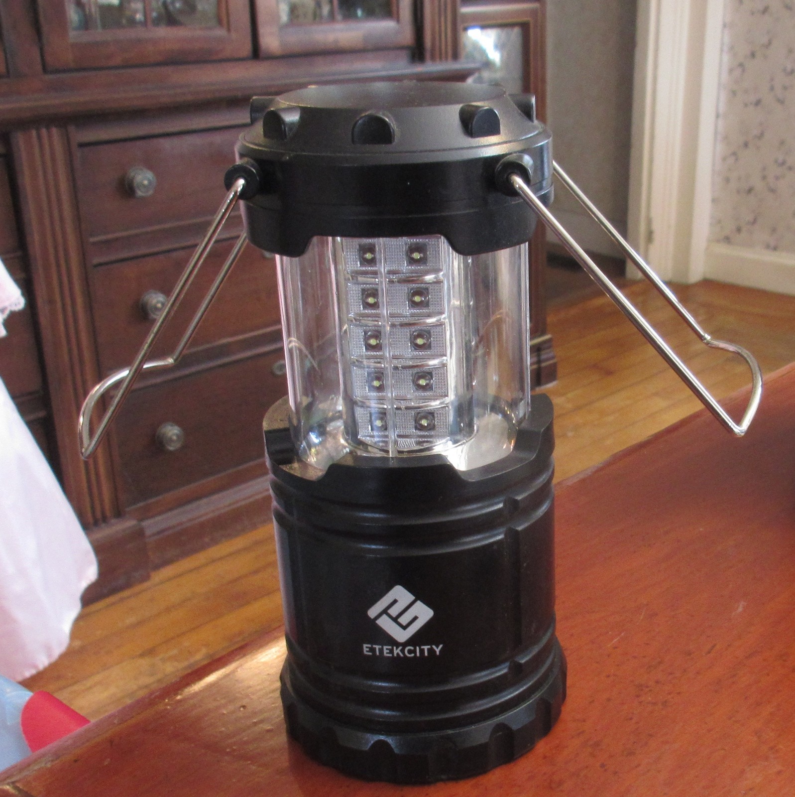 Etekcity Portable Outdoor Collapsible LED Camping Lantern - NEW