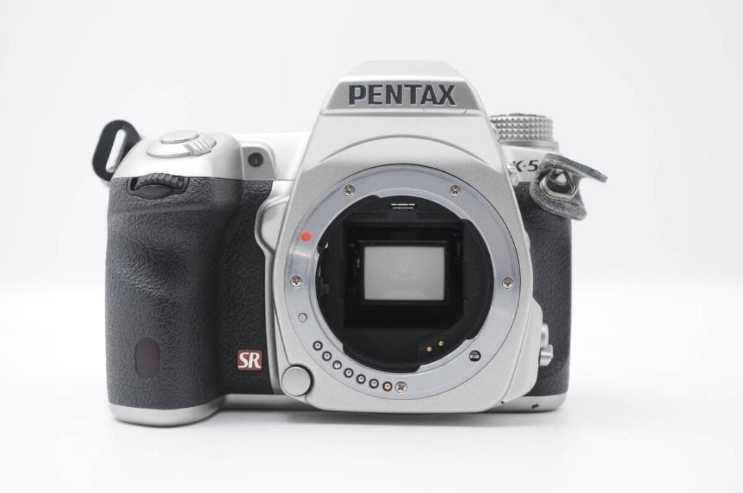 Shutter Count: 7239 Pcs PENTAX K-5 Premium Silver Edition