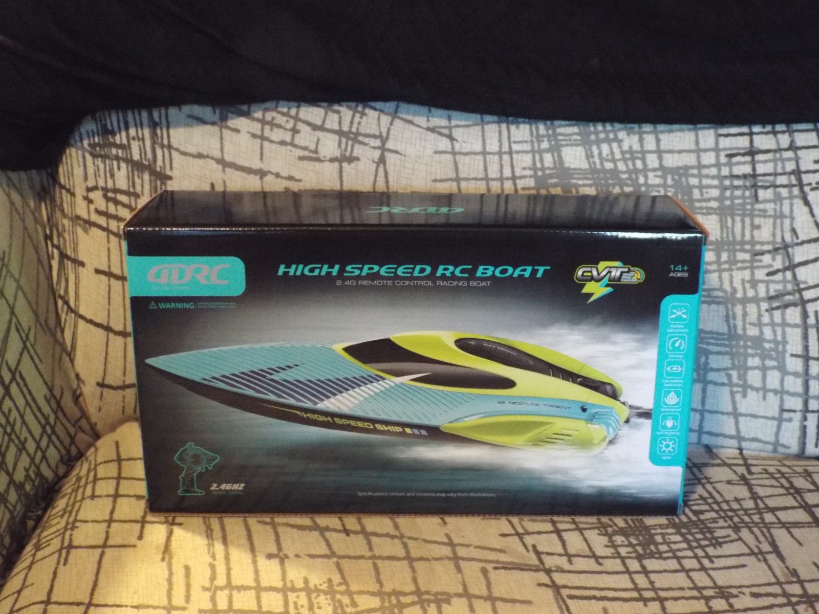 QDRC High Speed RC Boat 2.4 GHZ 45Km/h