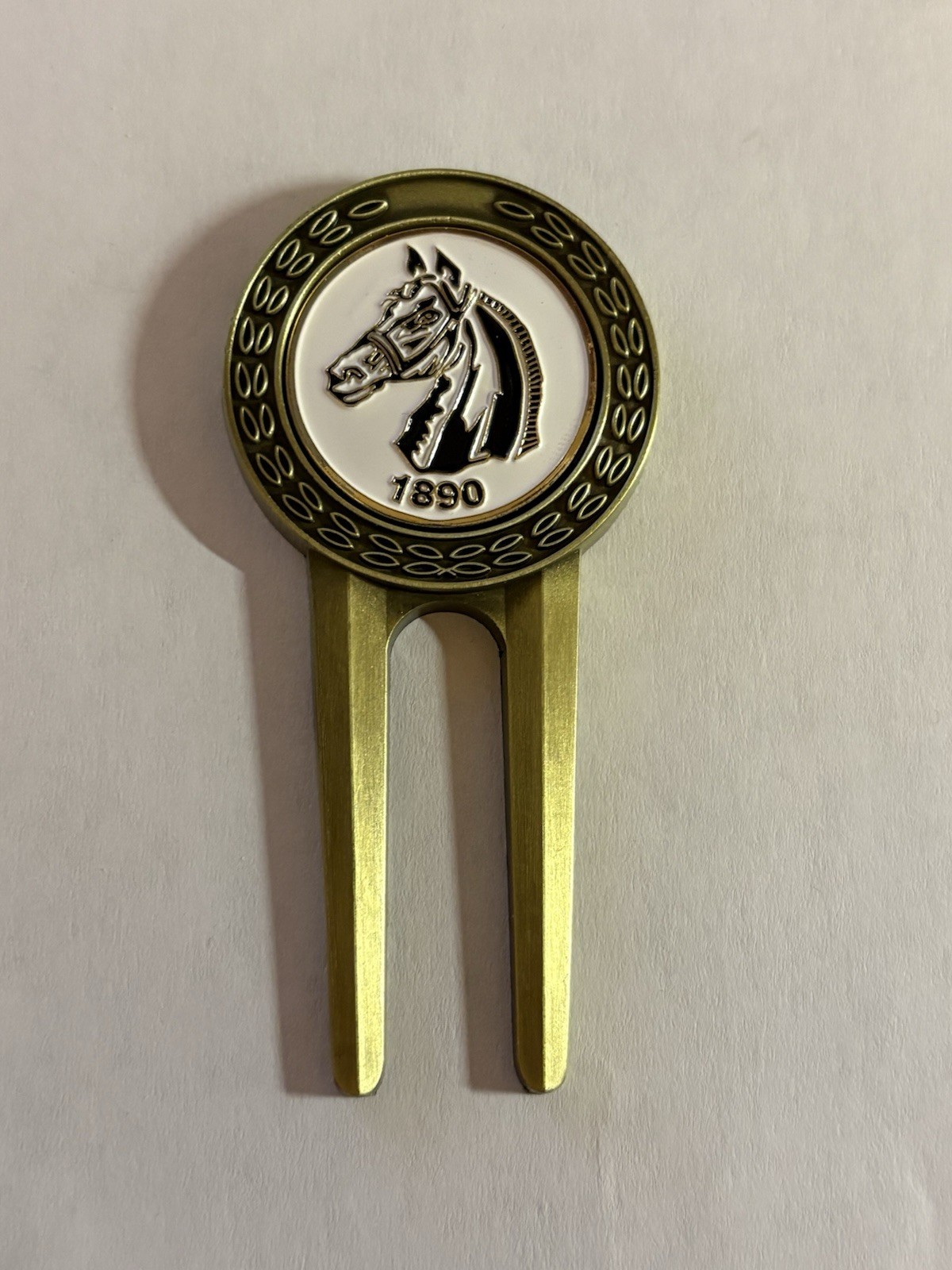 Philadelphia Country Club Divot Tool & 1" Coin Style Golf Marker - Gladwyne, PA