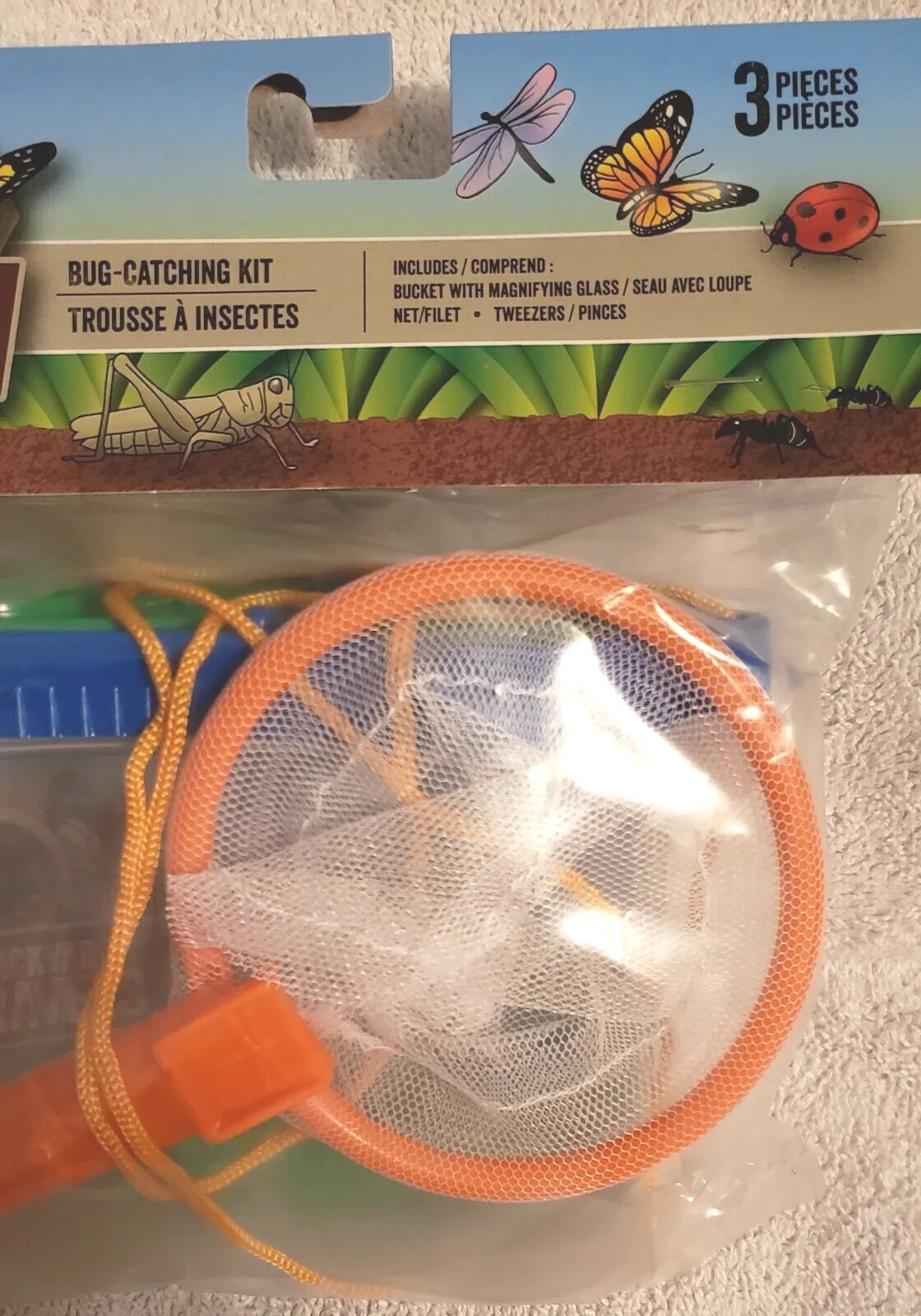 Bug catching kit with Magnification tool. Great outdoor fun.
