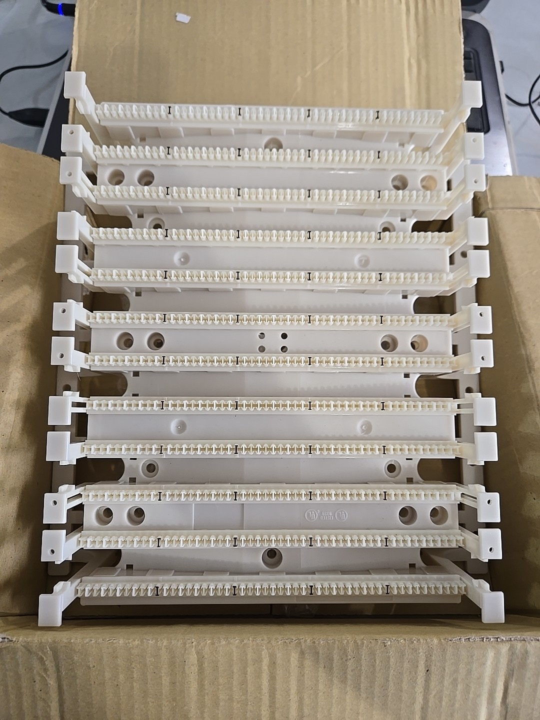 T110KIT3004 300 Pair with 4 Pair Clips, Installation Kit