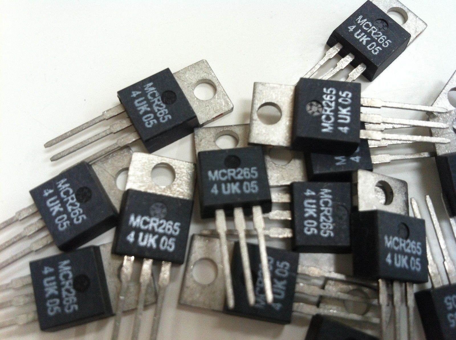 10 Pieces | MCR265-4 SCR 200V | FREE Shipping within the US!
