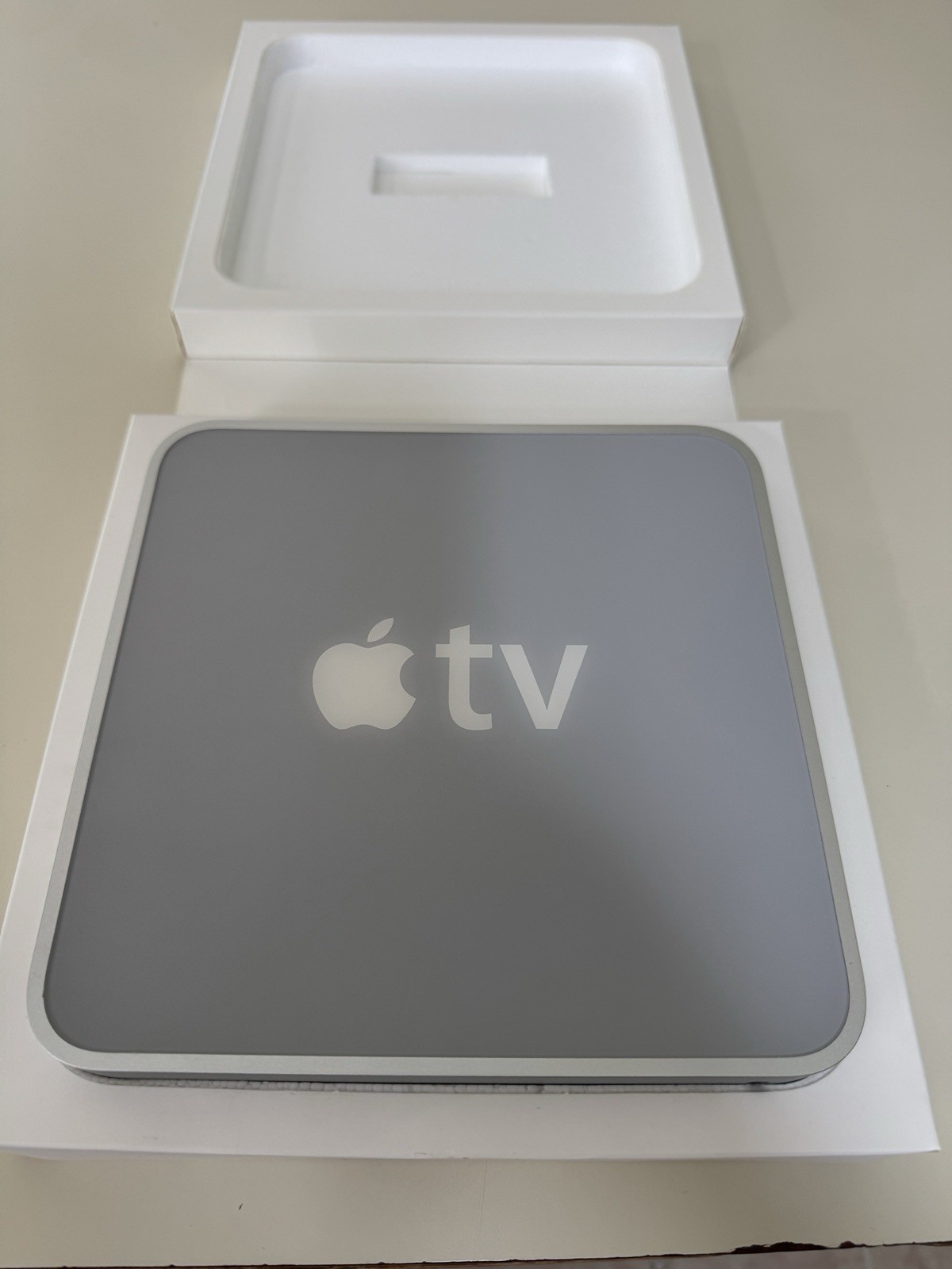 Apple TV A1218 Original  1st Gen No power cord & Remote control SHIPS SAME DAY