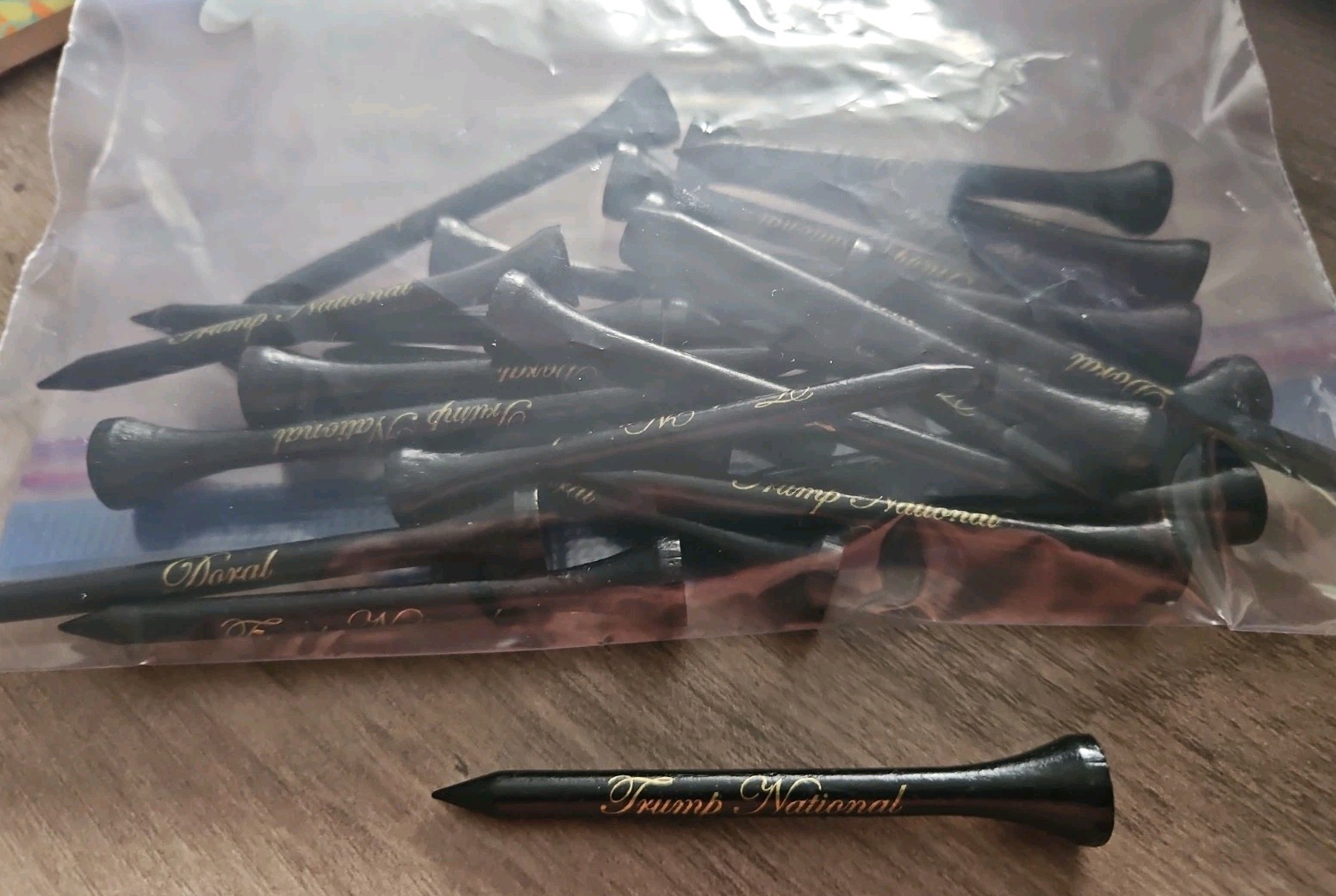 Trump National Doral Golf Black Wooden Tees Lot Of 25 New