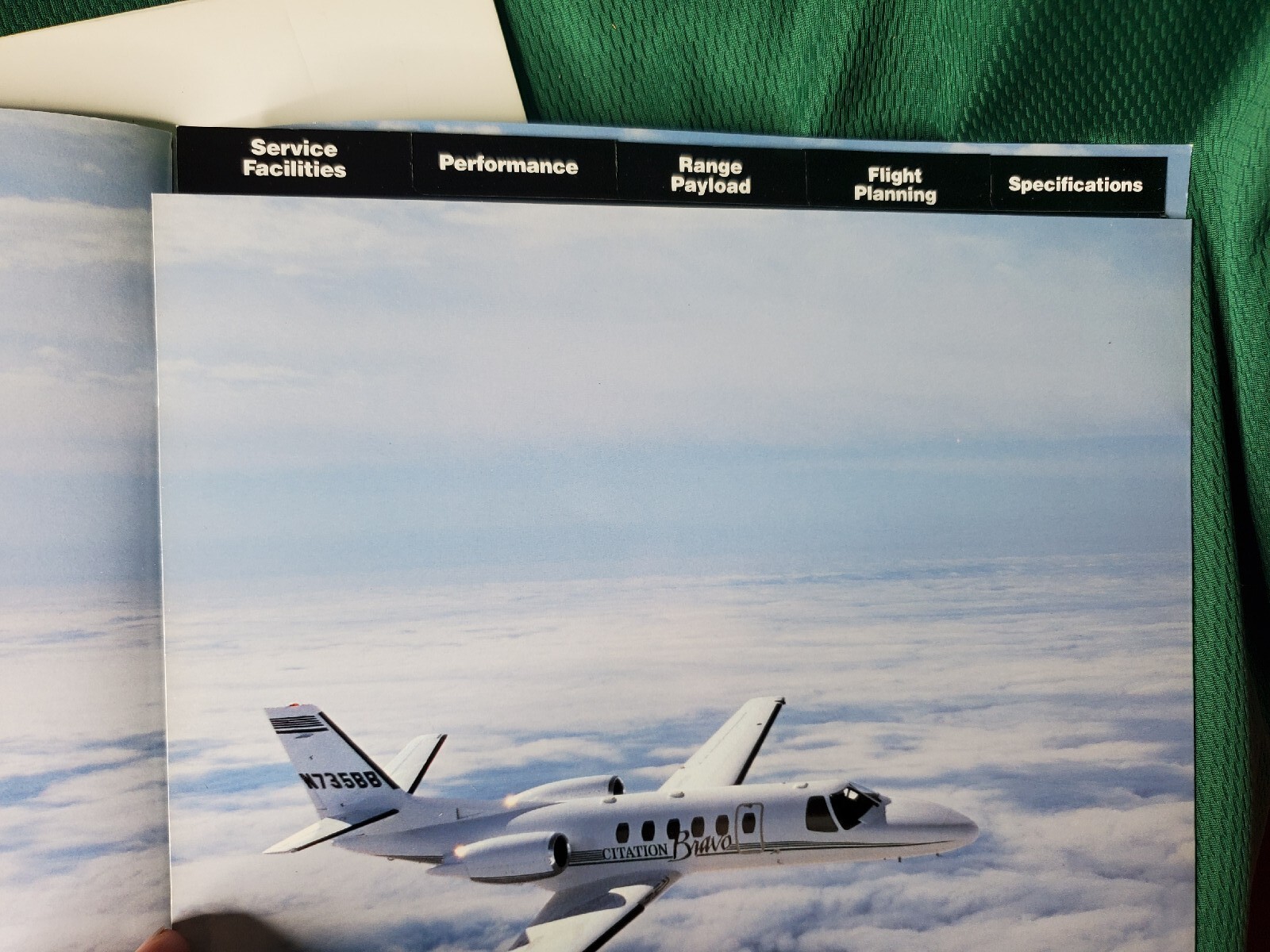 CESSNA CITATION BRAVO Brochure & Preliminary Specification & Description