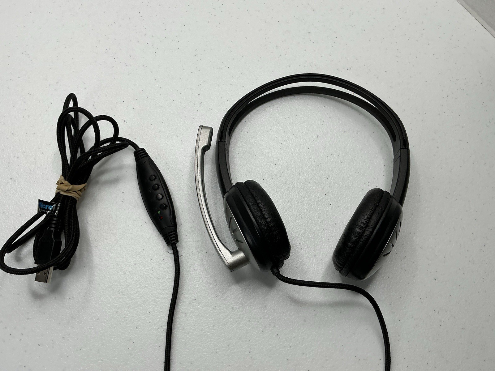iMicro SP-IMME282 Wired USB Headphone w/ Microphone & Volume Control (Black)