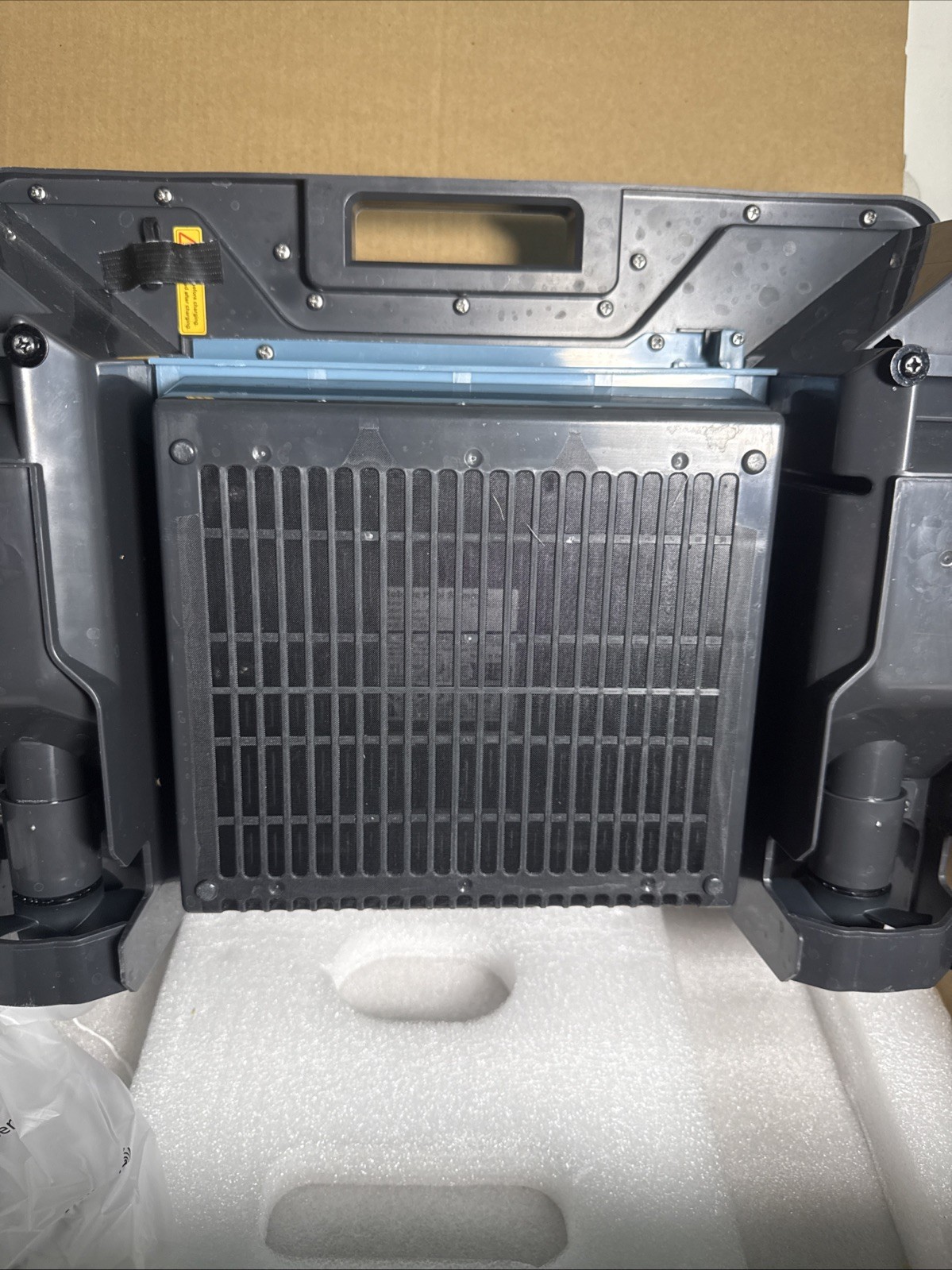 F1T Powered Robotic Pool Skimmer Surface Cleaner Pre Owned