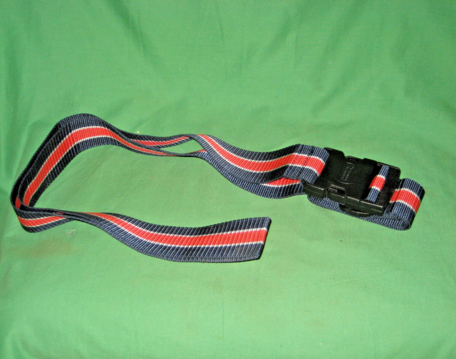 #1927*- AMERICAN TOURISTER HEAVY WEBBED LUGGAGE STRAP - 60" - NEW, BLACK & RED
