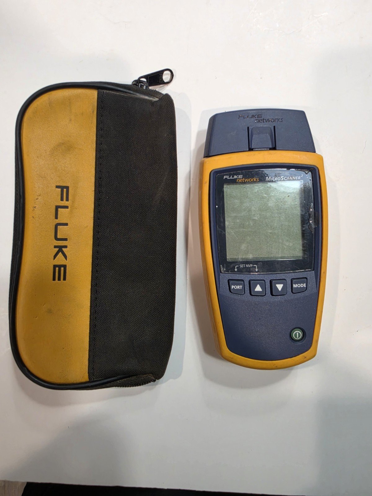 Fluke Networks MicroScanner2 RJ45 Cable Verifier Tester w/ Case & Adapter