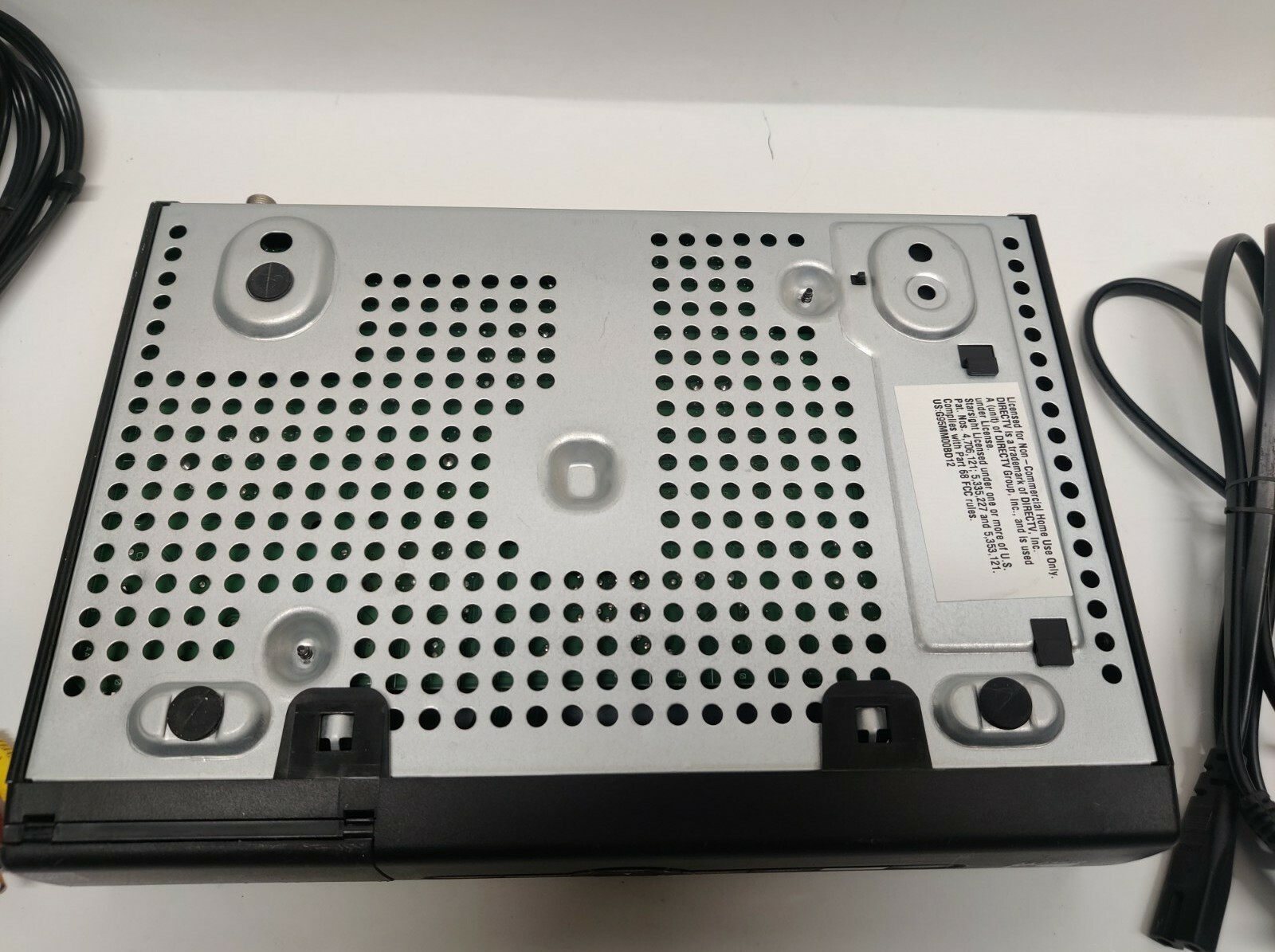 DIRECTV D12-100 No Remote No Access Card