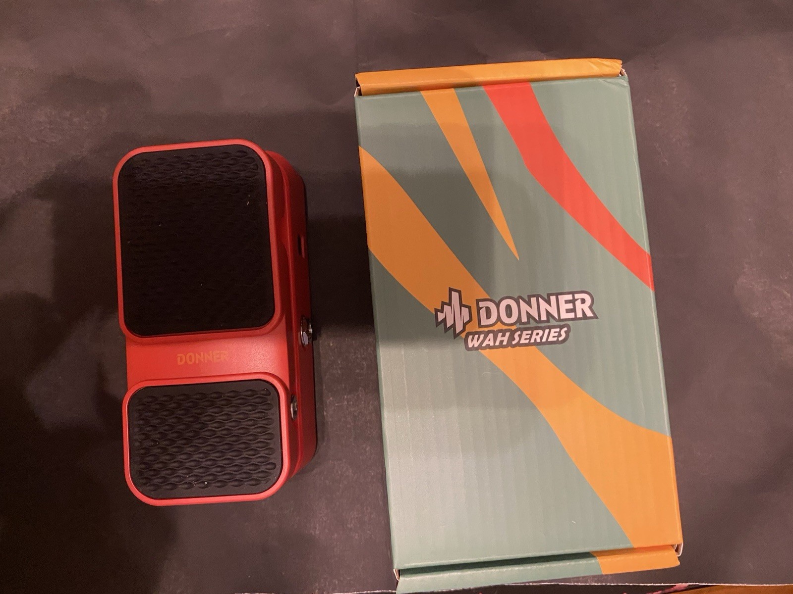 Donner Vowel Wah & Volume Pedal Active Volume 2 in 1 Foot Switch Effects Pedal