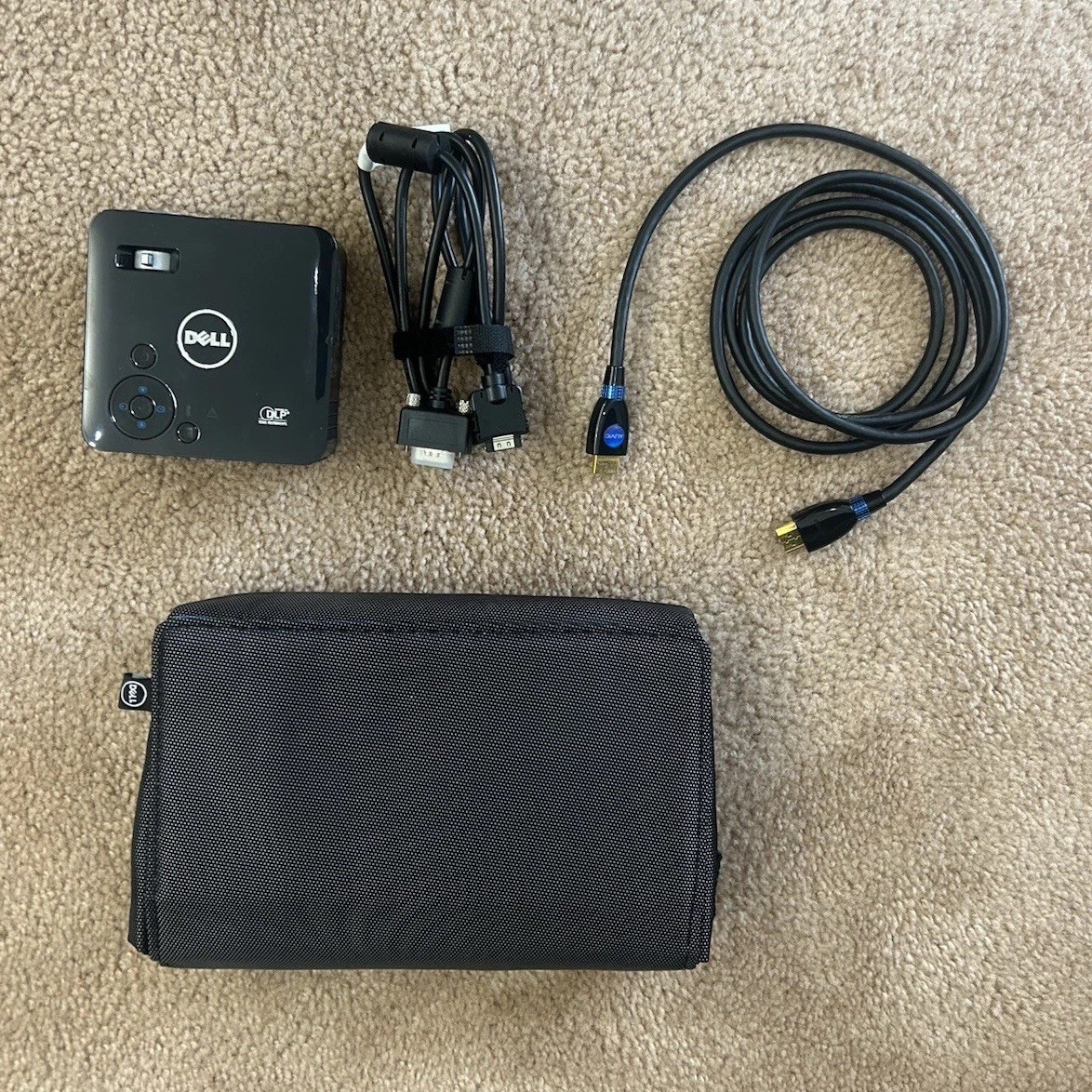 Dell M115HD DLP Portable Projector 720p 450 ANSI Short Throw w/ Case HDMI VGA