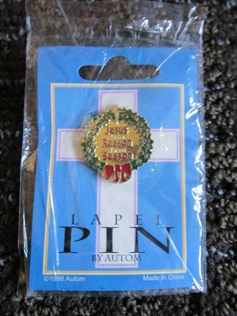 Vtg Jesus is the Reason for the Season Wreath Holiday Christmas Brooch Pin NEW