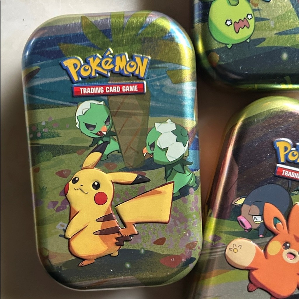 Pokemon Green and Red Galarian Pokémon Mini Tin