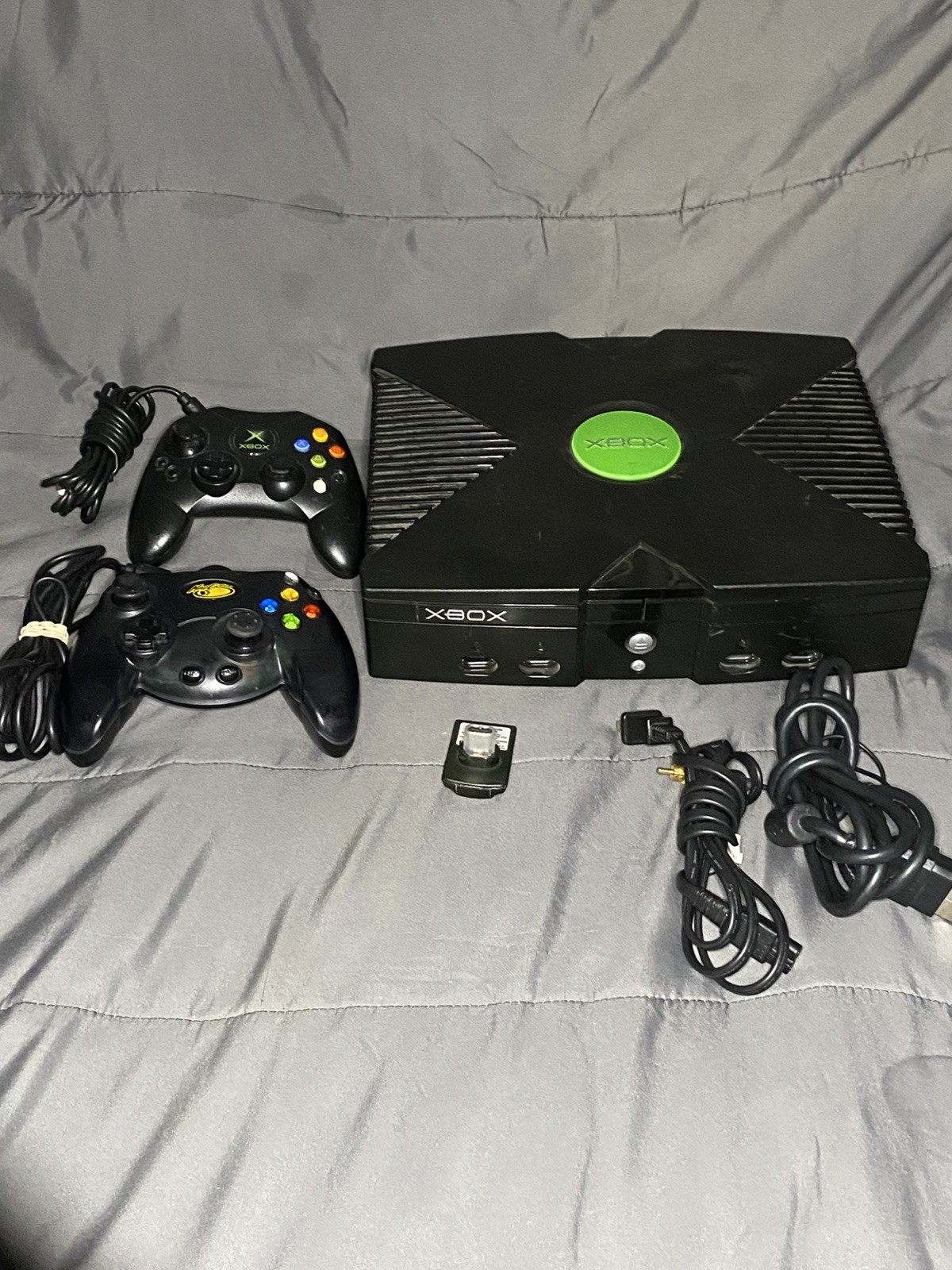 Original Microsoft Xbox Console 2x Controllers, Cables, DVD Playback Kit Tested
