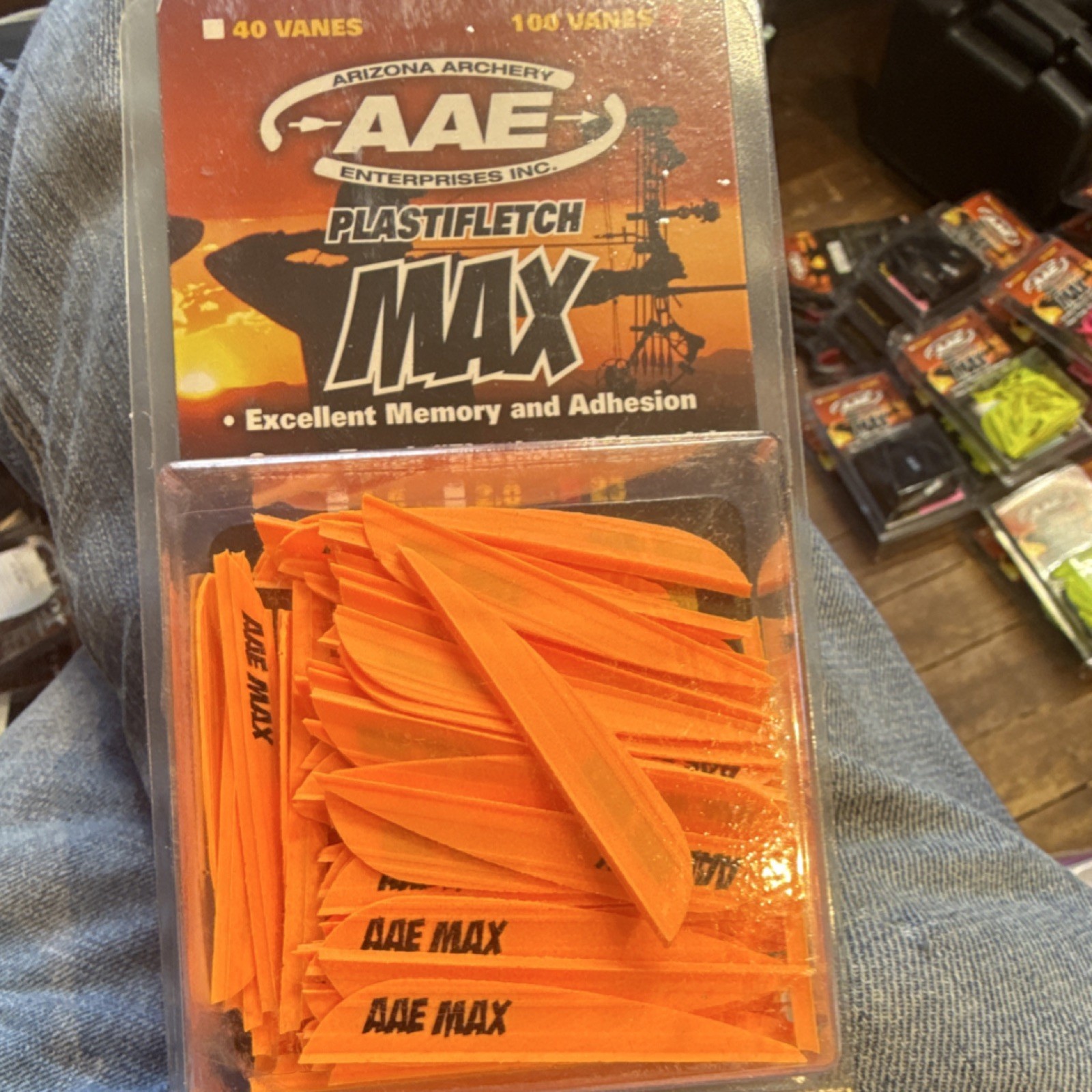 AAE Plastifletch Max - Orange Plastic Vanes 2.3 in 100 Pack PMA23SG100