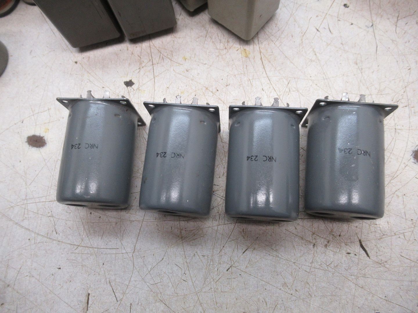 1   1950's UTC No. H-6441 Round Transformer 600 split .NOS