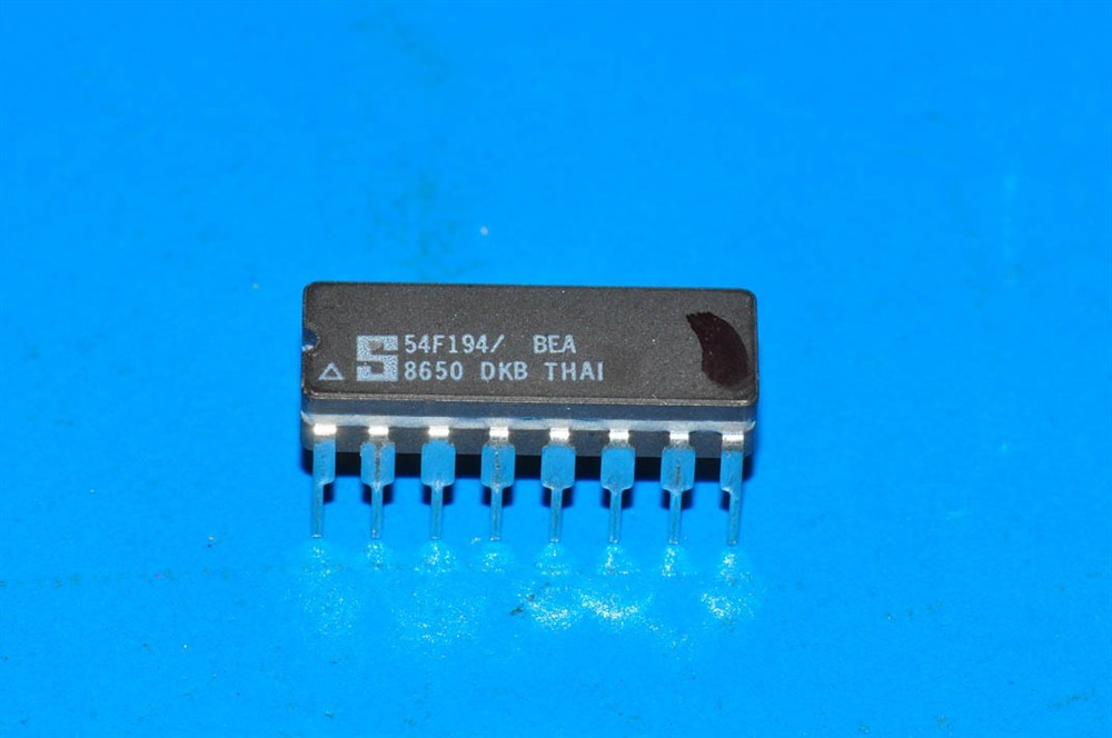New (4pcs) 54F194/BEA SIGNETICS IC Logic