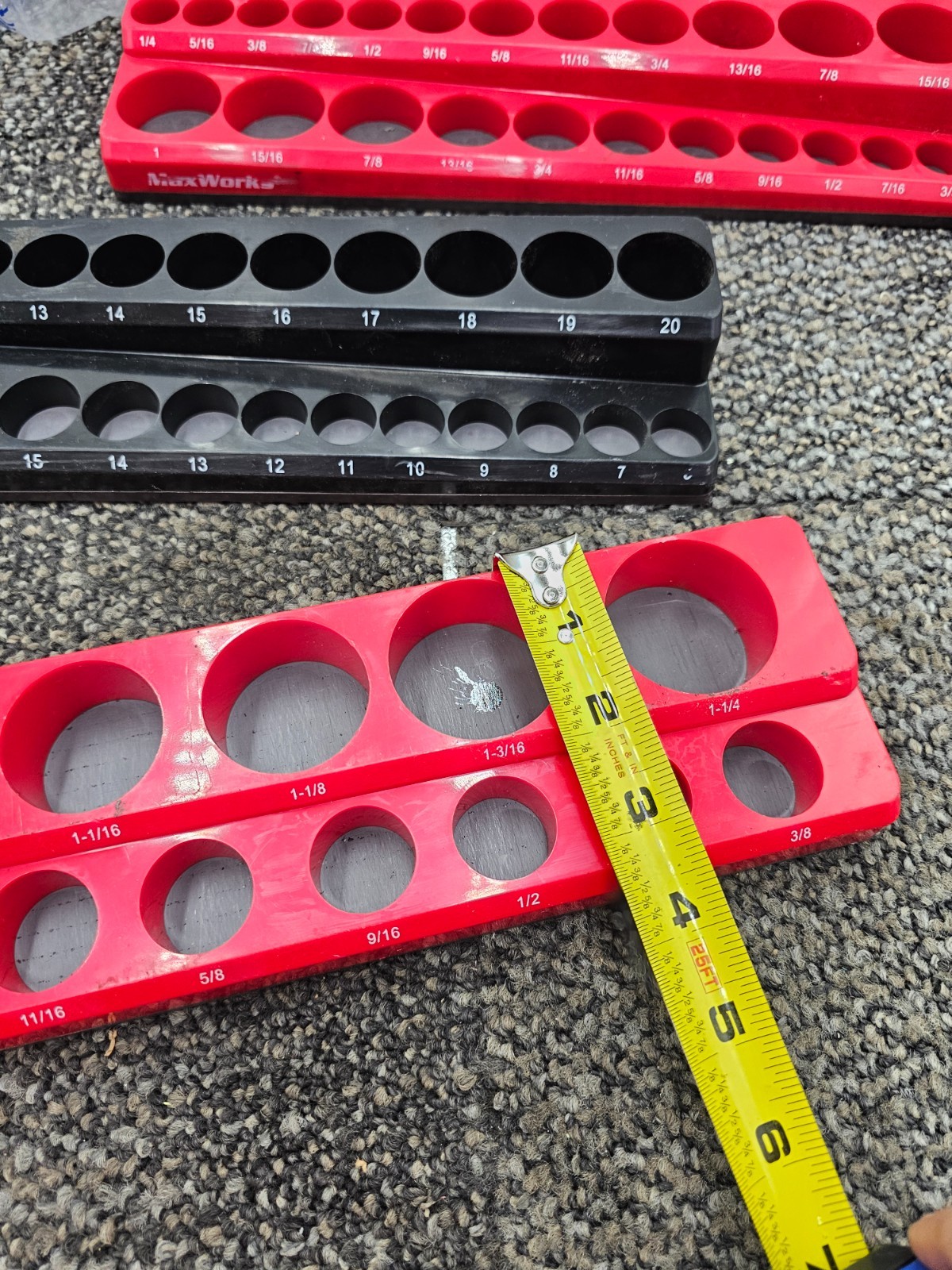 MaxWorks Magnetic Socket Organizer 4-Piece Red/Black For SAE & Metric Sockets