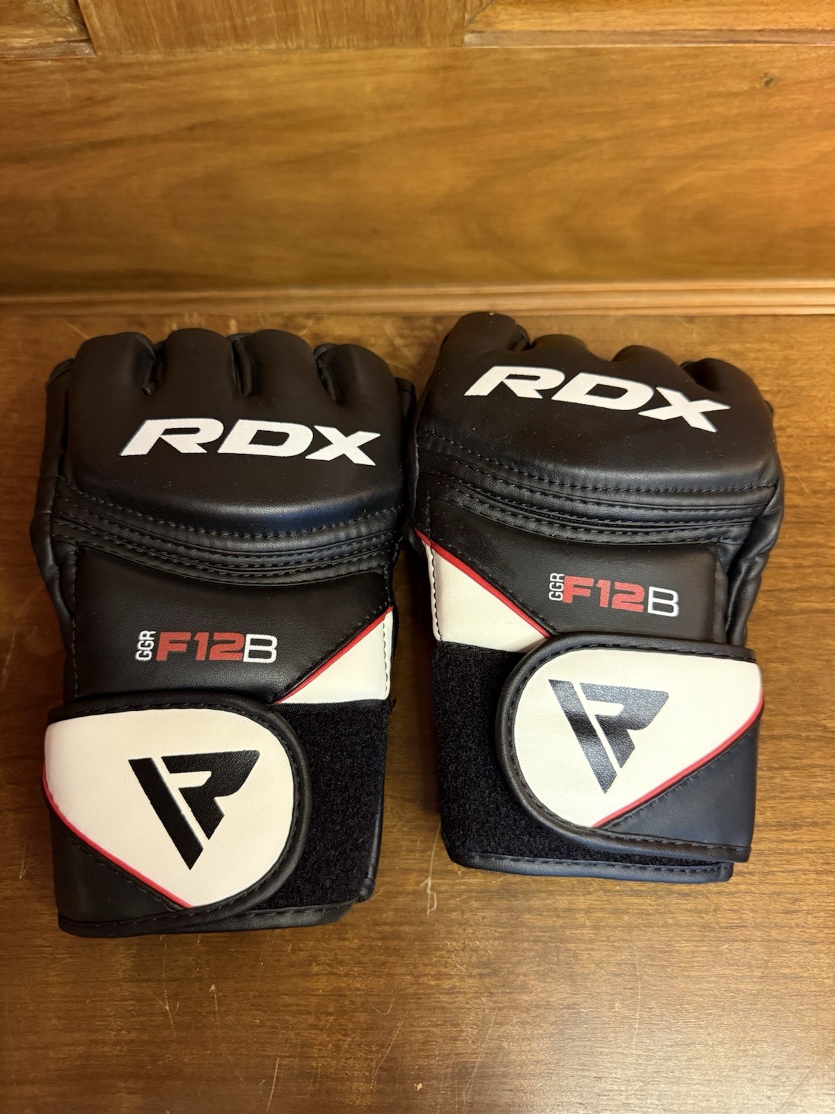 RDX GGR F12B MMANever Used Grappling Gloves Leather Hook Loop Fastening Medium