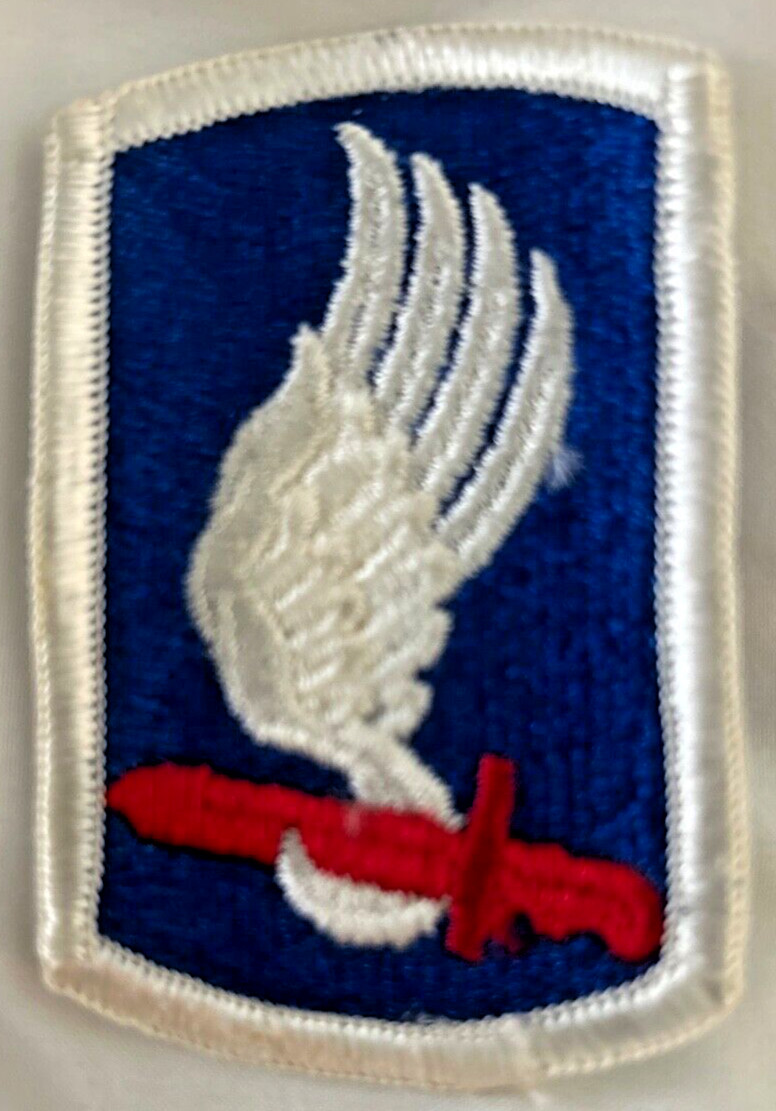 173rd INFANTRY BRIGADE PATCH US ARMY 1960s Vintage Merrowed Edge (217a)