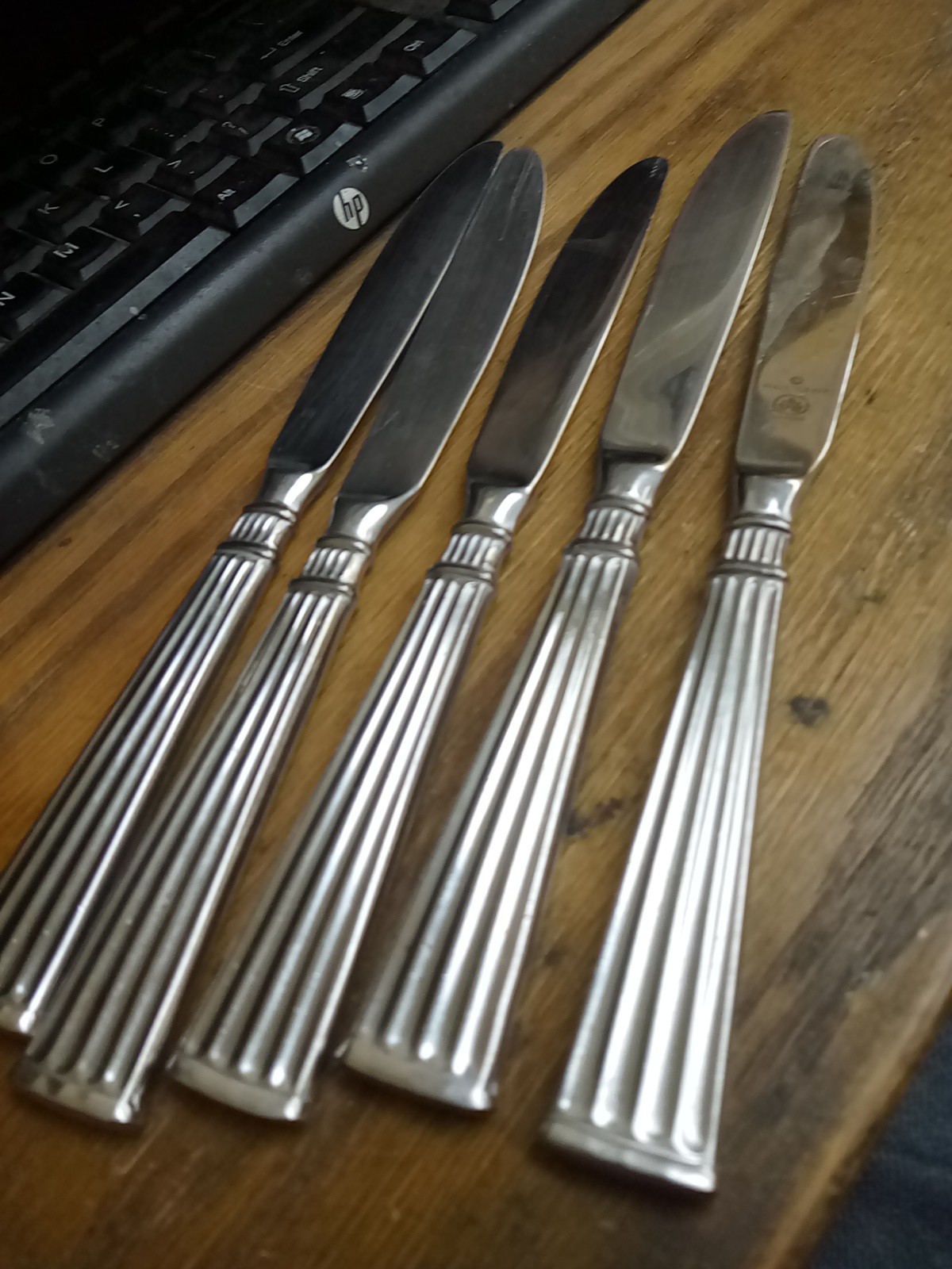 Pfaltzgraff Stainless Savannah 8 7/8" Dinner Knives  ( Set Of 5)      POB1