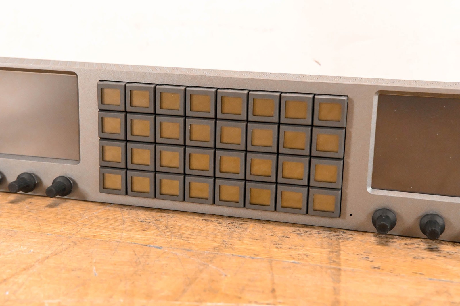 Evertz CP-2232E Advanced System Control Panel w/ 32 LCD Buttons (NO PSU) CG01V7D
