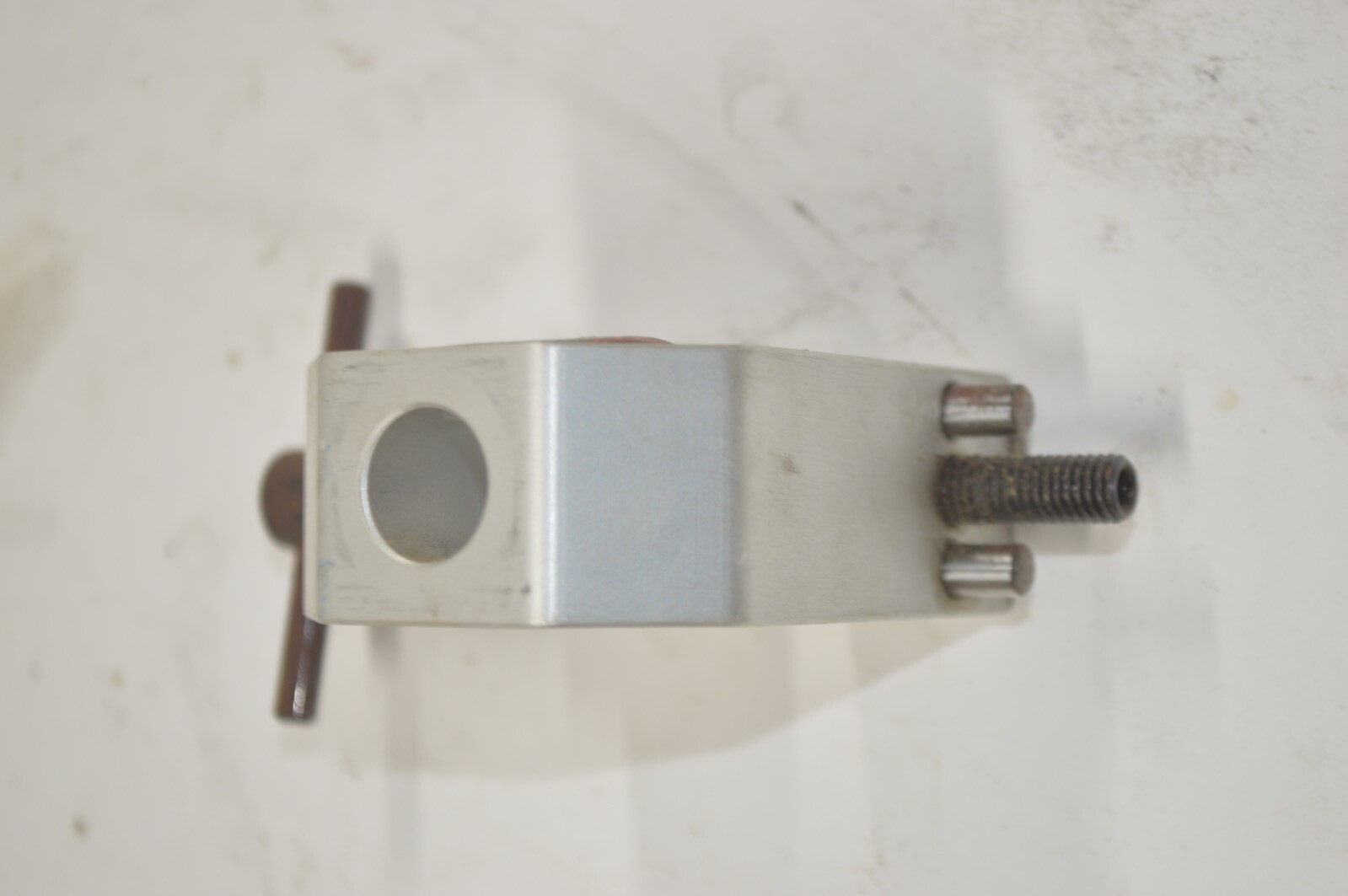 Test Resources Mechanical Grip w/ Pads