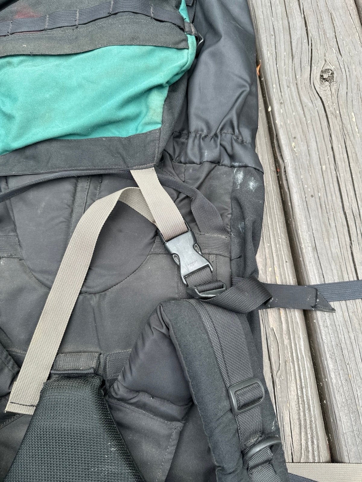 THE NORTH FACE Rogue Large Hiking Outdoors Technical Backpack