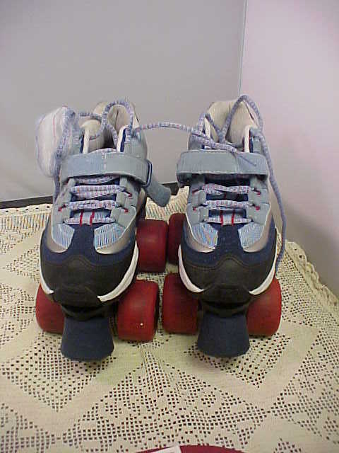 Roller Skates Size 1 Tennis Shoes Style 4 Wheelers Need New Laces On One Used