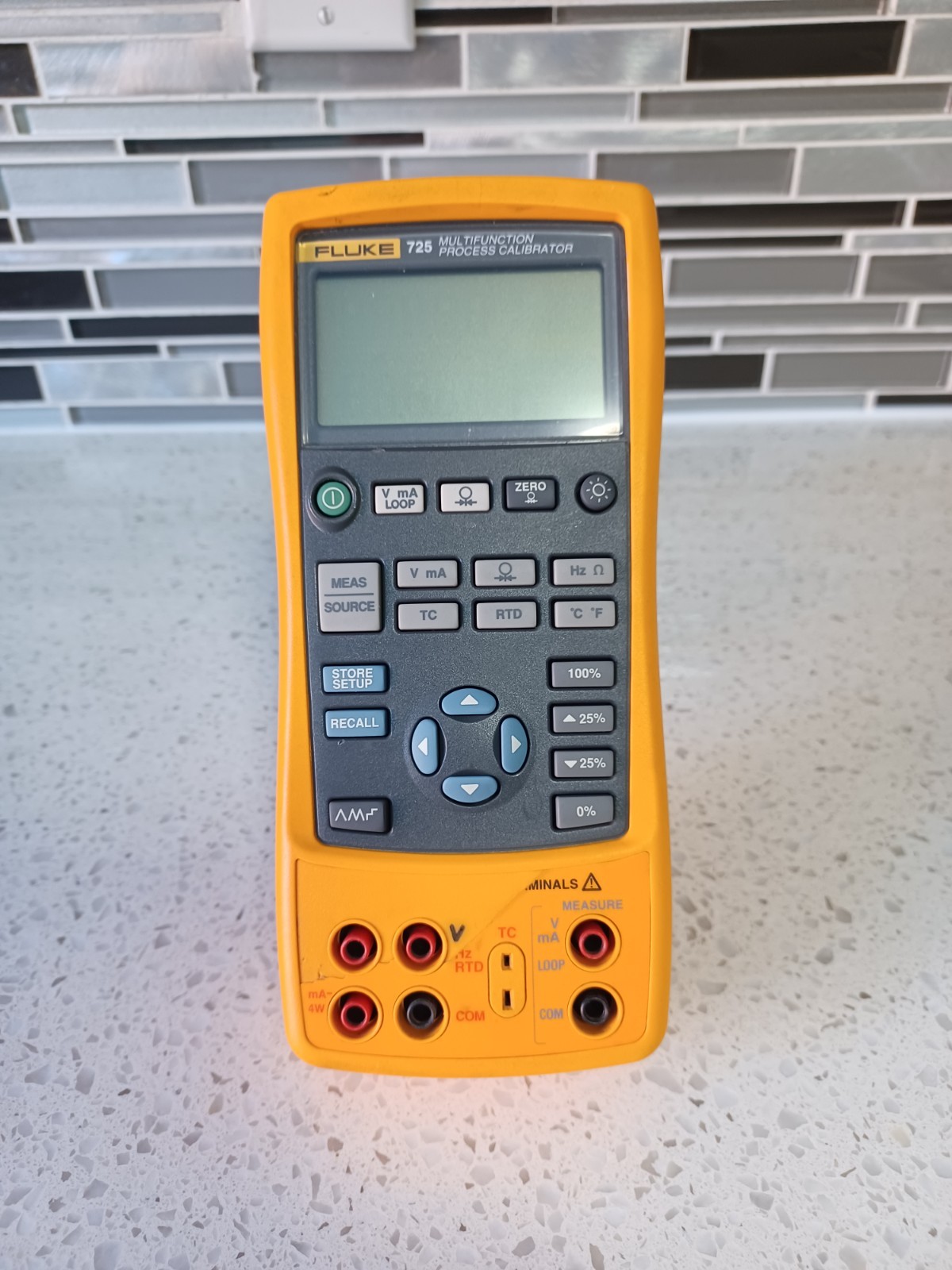 Fluke 725 Multifunction Process Calibrator for Parts