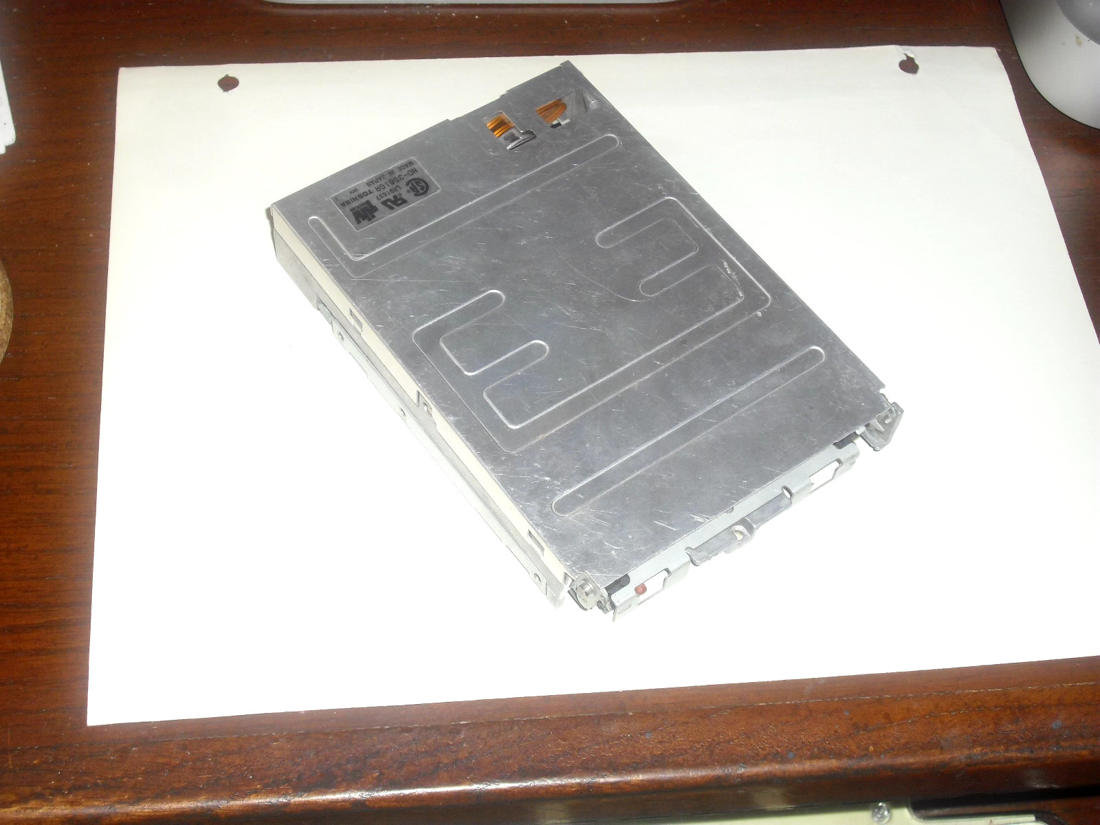 Toshiba ND-3561GR Internal 3.5” 1.44 MB Floppy Disk Drive