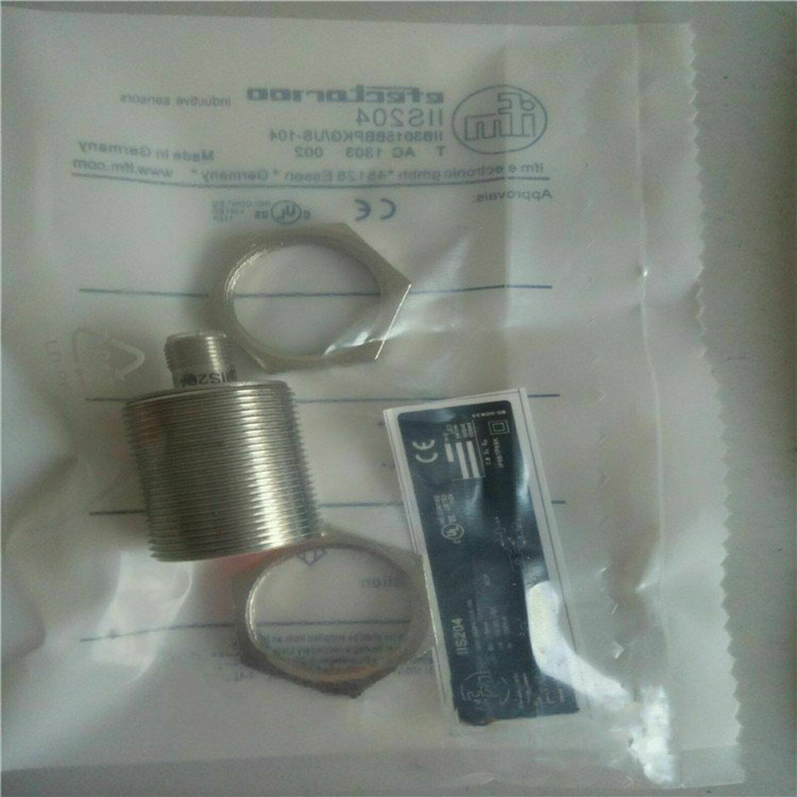 IFM IIS204 IIB3015BBPKG/M/US Proximity Switch New