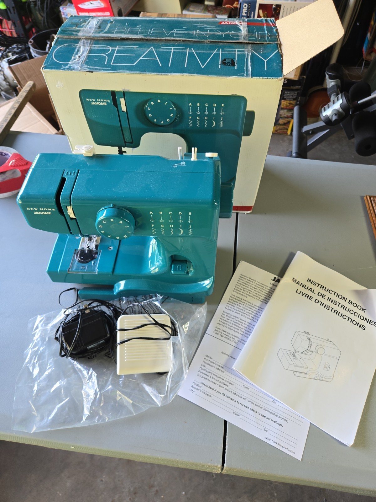Janome New Home 525B Marine Magic Blue Sewing Machine Mint Condition Works Great