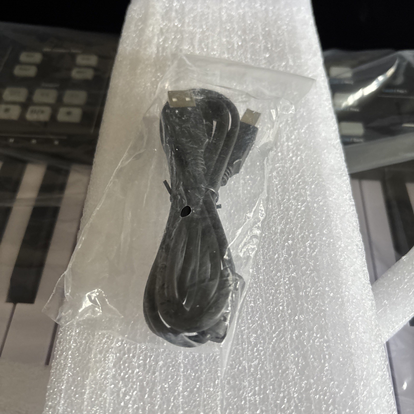 Arturia KeyLab Essential 49 Keyboard Universal MIDI Controller Black NEW READ!