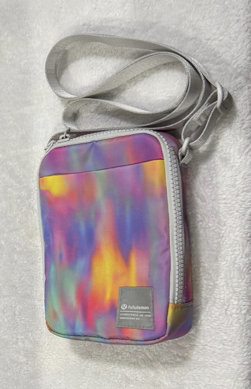 EUC lululemon Easy Access Crossbody Bag Prism Wash