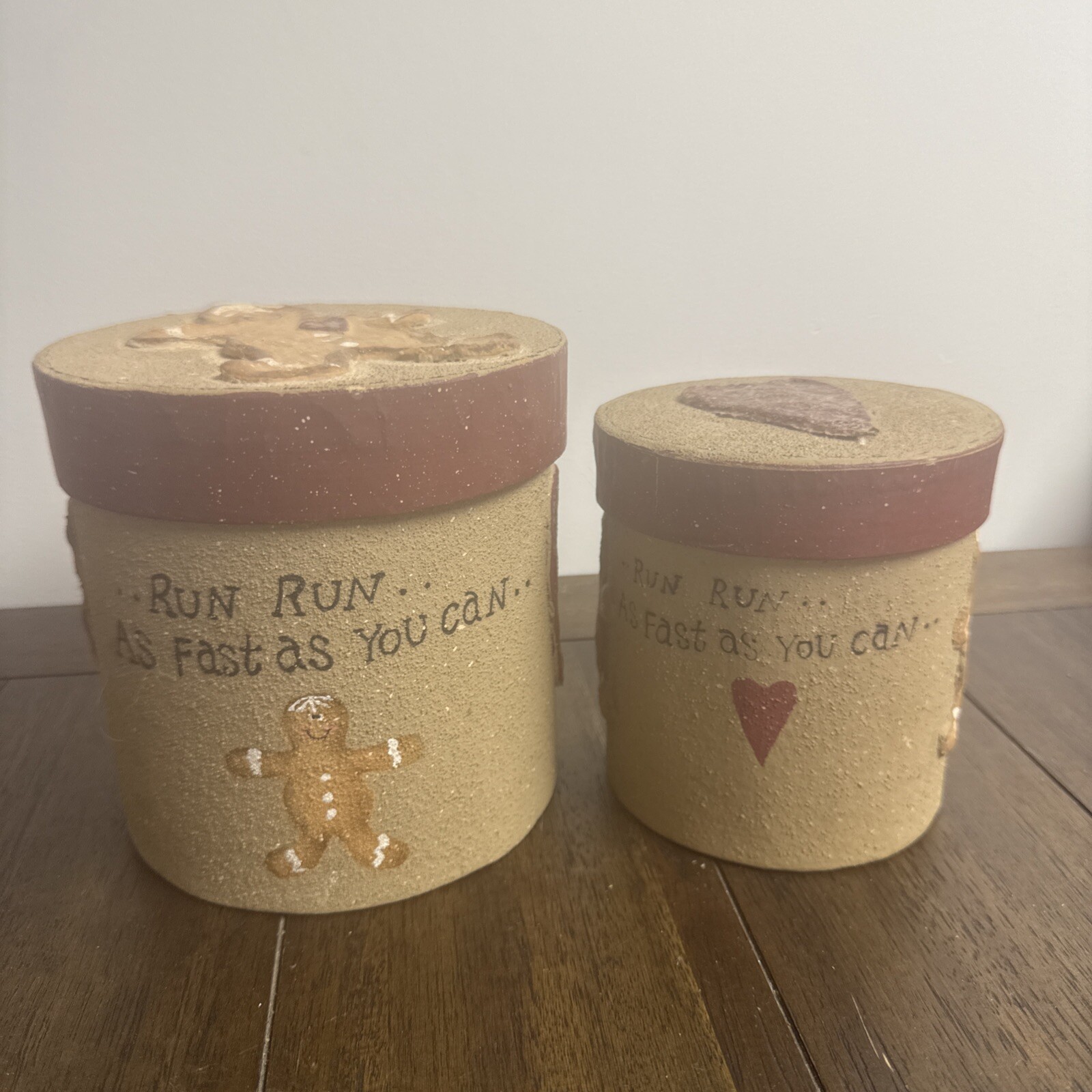set of 2 nesting cardboard containers Gingerbread Man And Hearts
